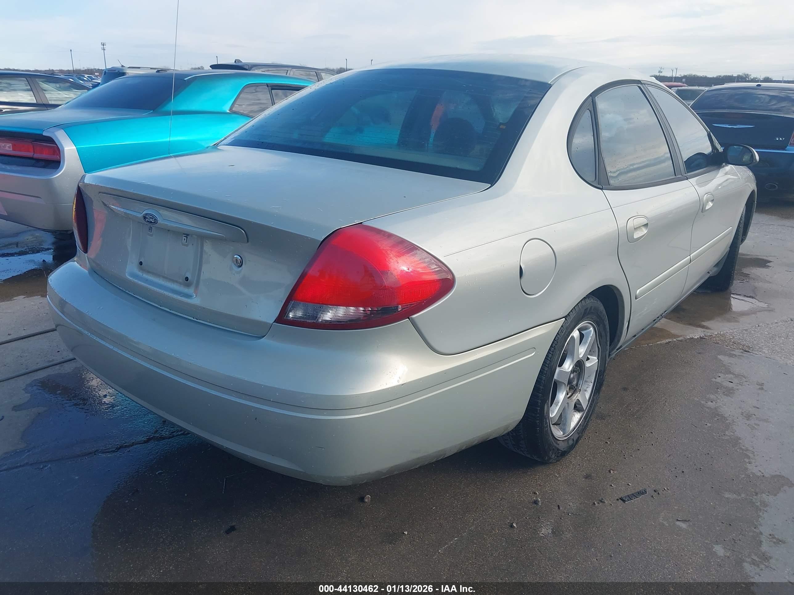 FORD TAURUS image 4