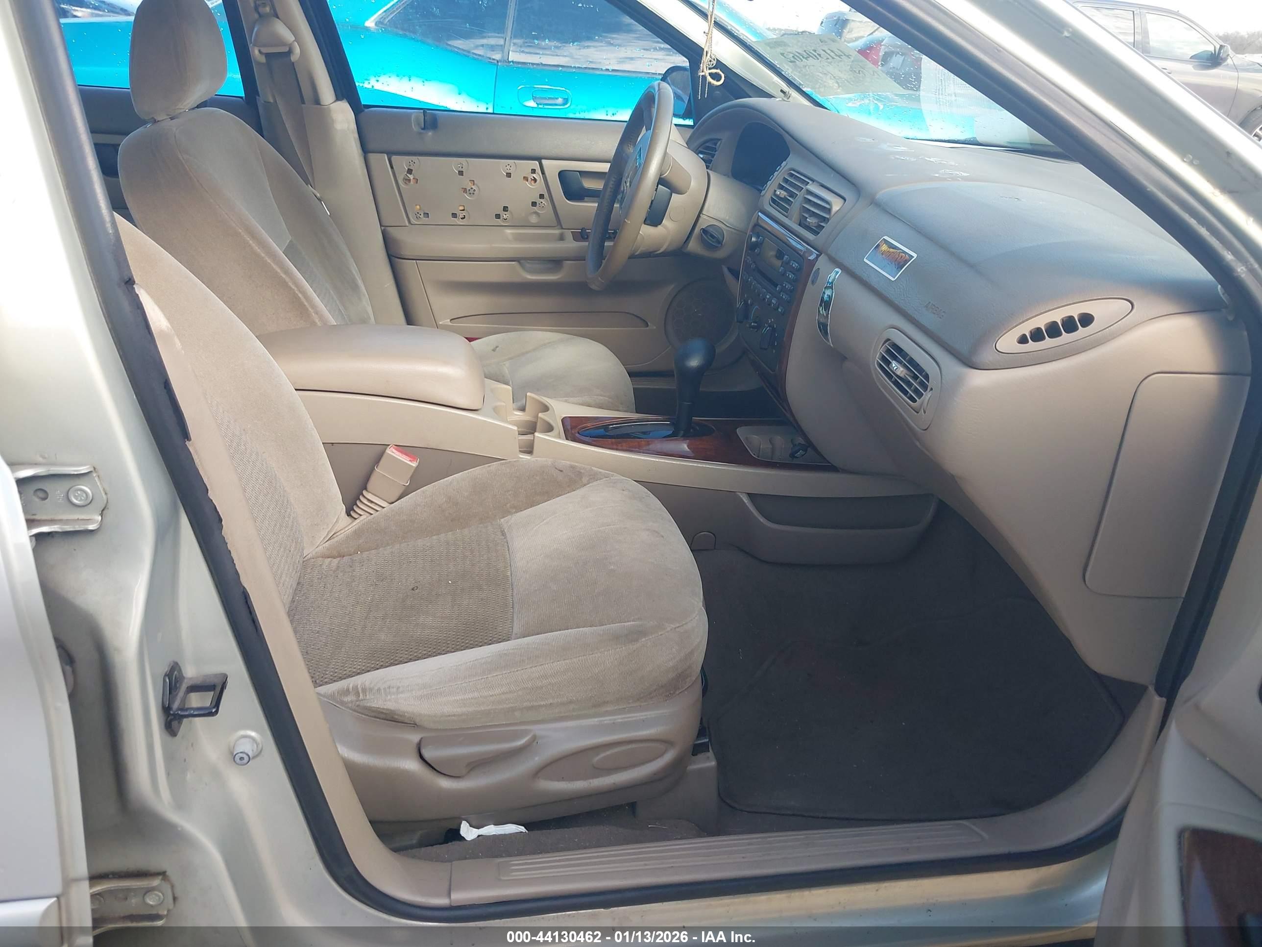 FORD TAURUS image 5