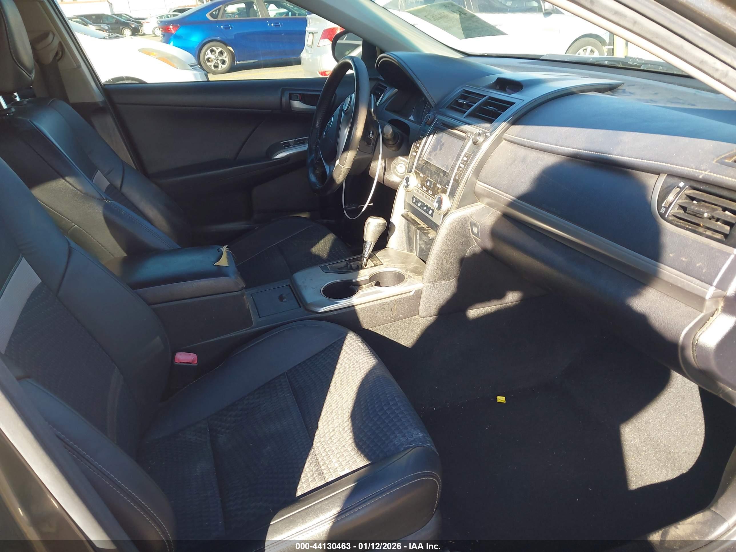 TOYOTA CAMRY image 5