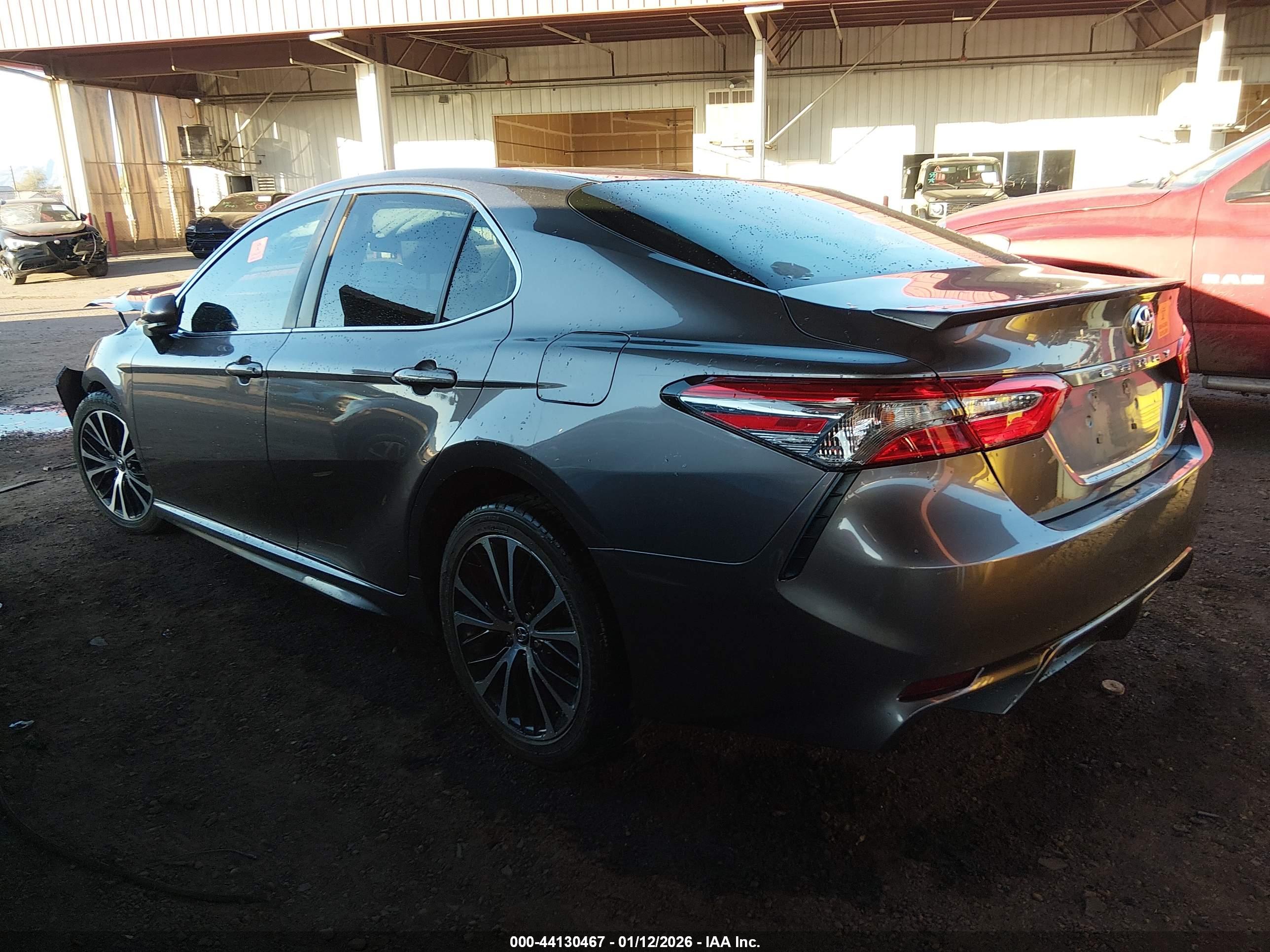 TOYOTA CAMRY image 3