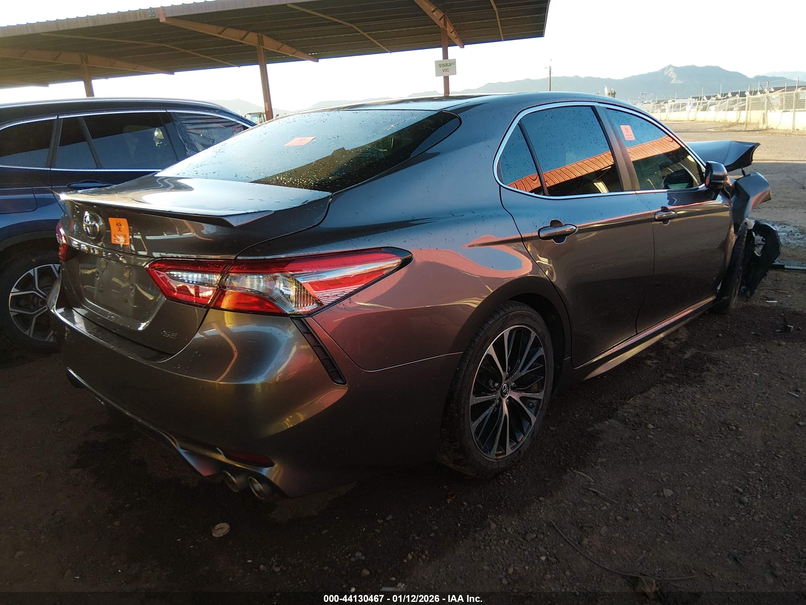 TOYOTA CAMRY image 4