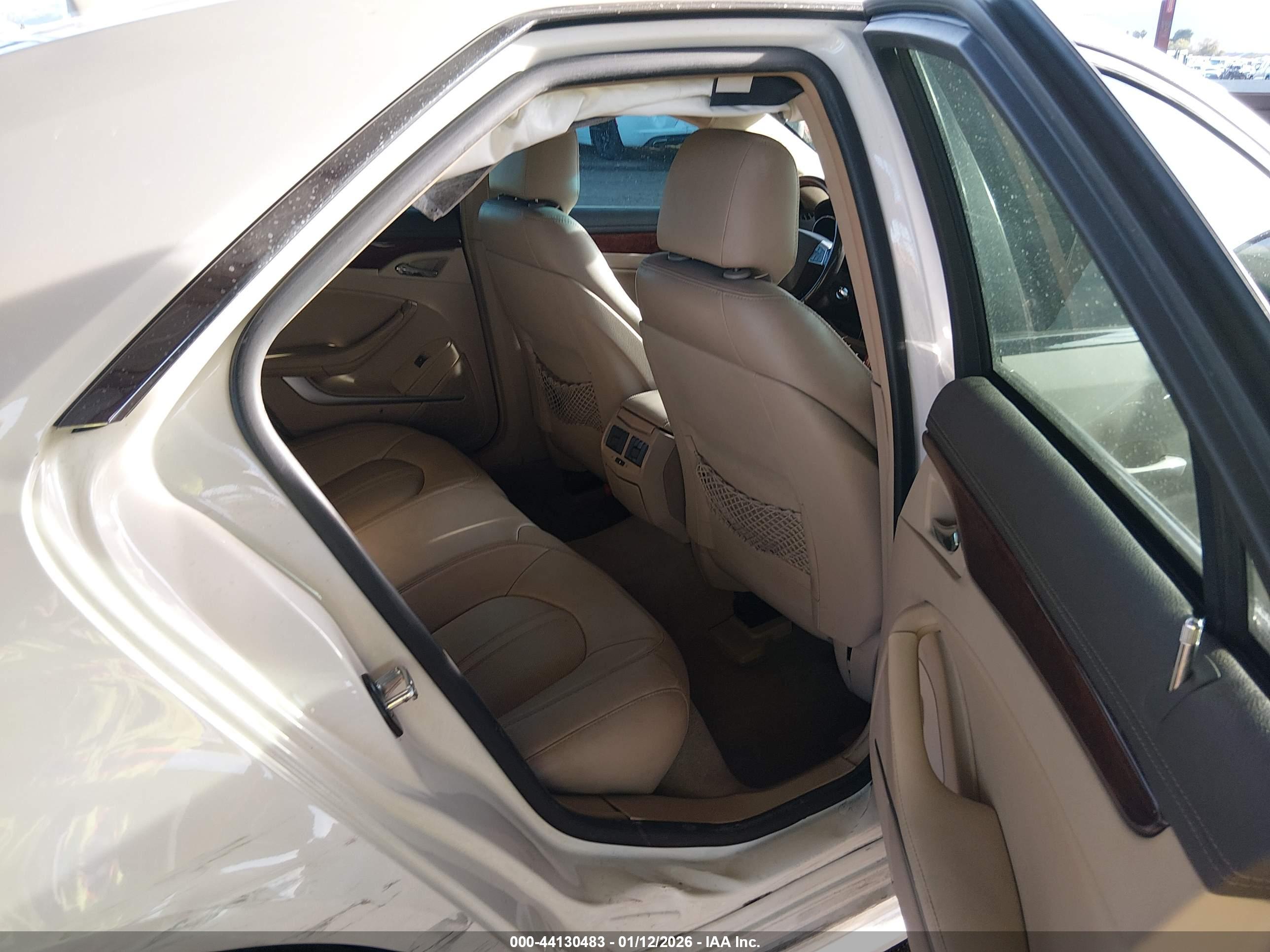 CADILLAC CTS image 8