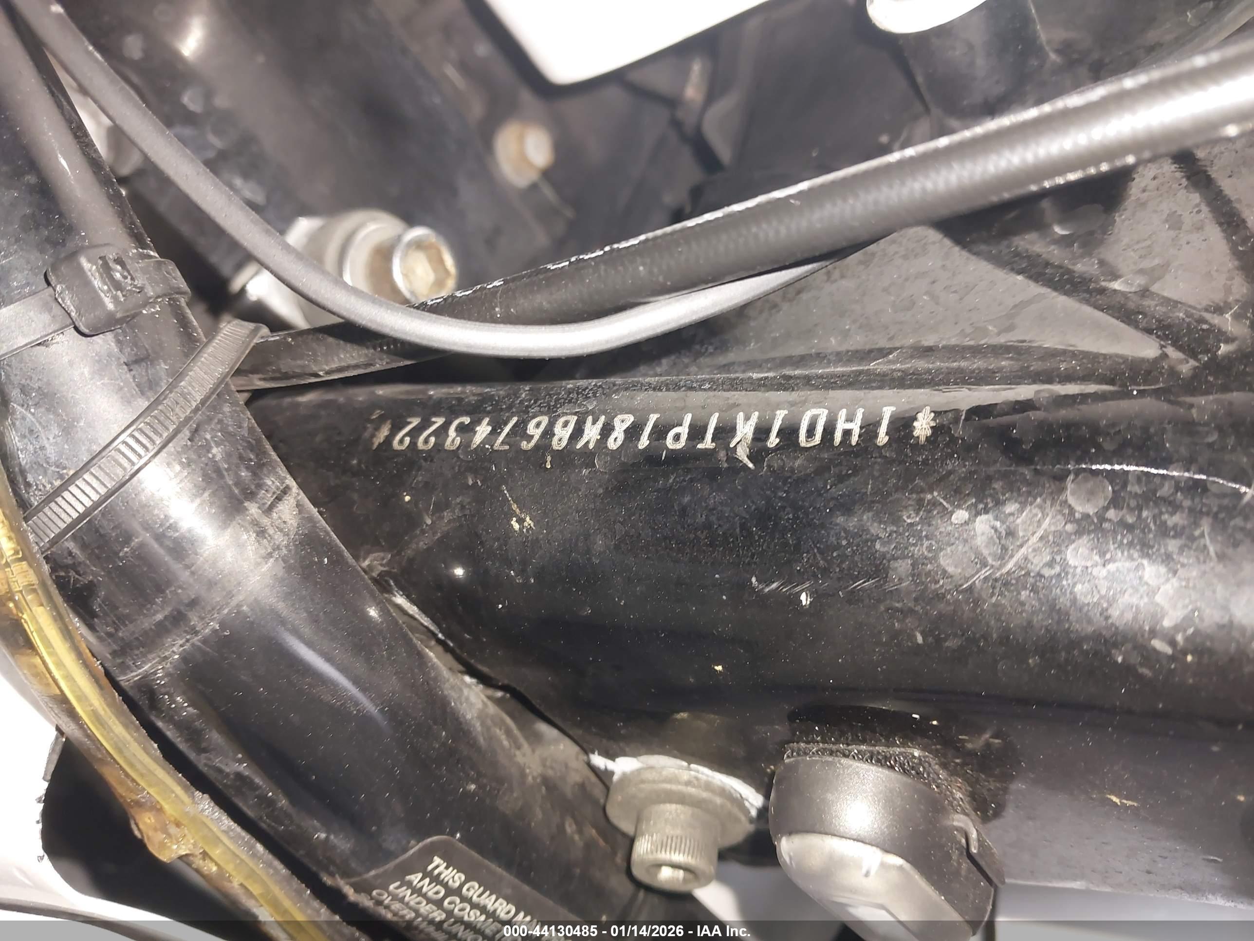 HARLEY-DAVIDSON FLTRXS image 10