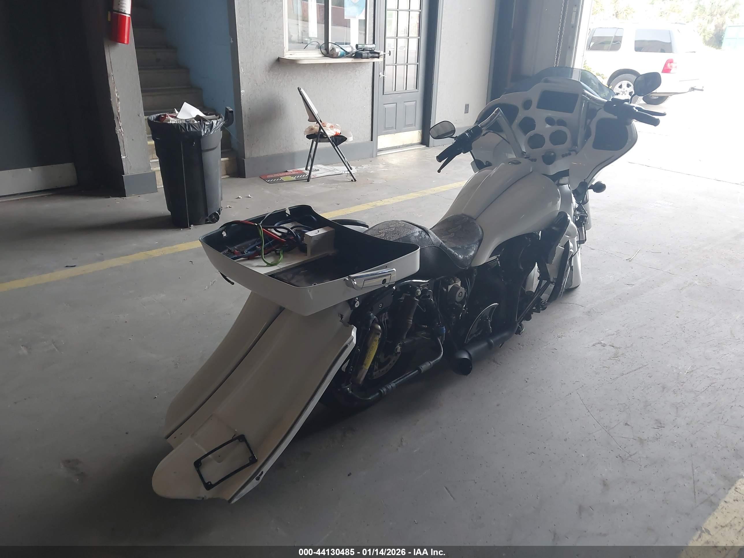 HARLEY-DAVIDSON FLTRXS image 4