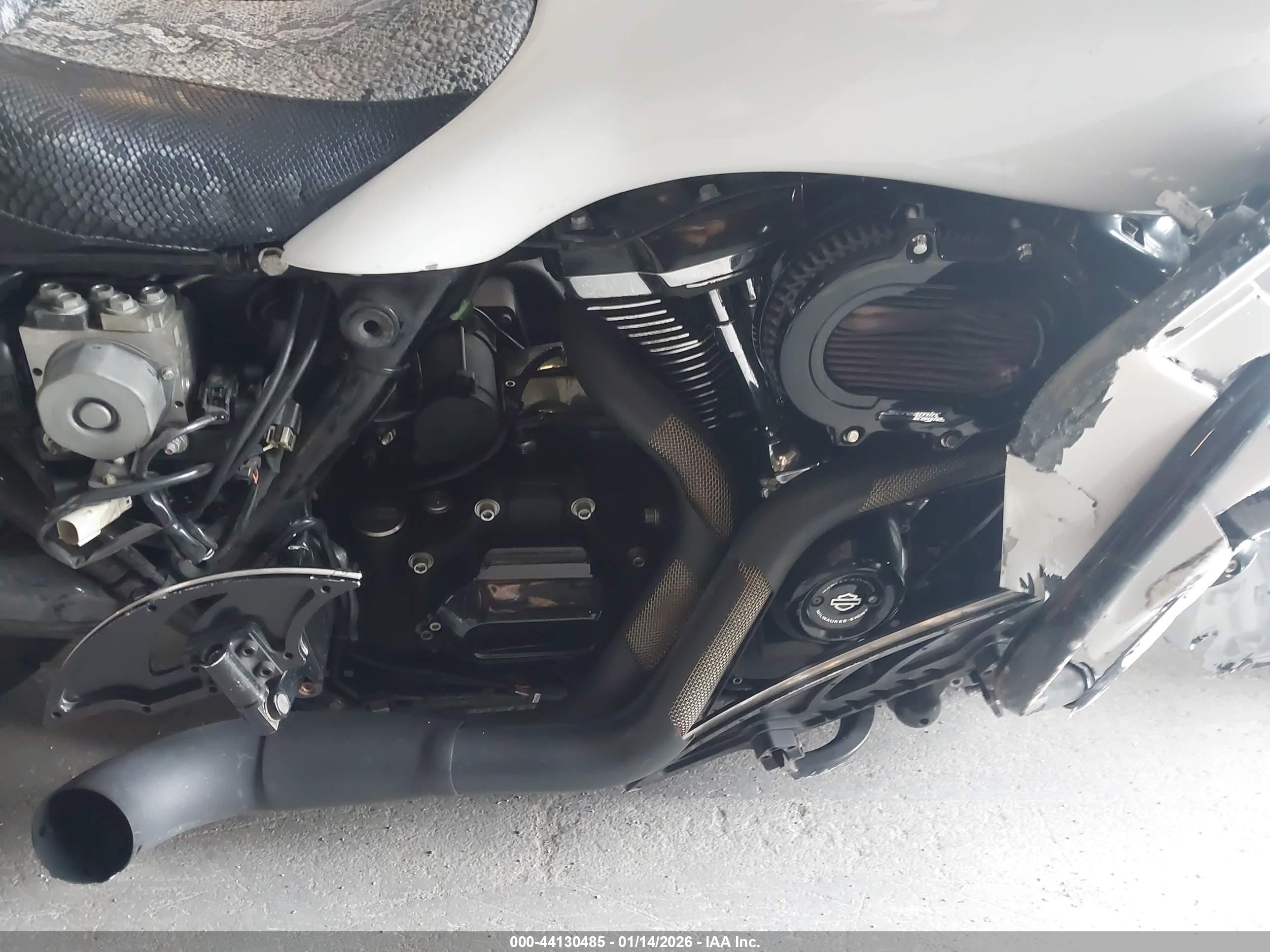 HARLEY-DAVIDSON FLTRXS image 8