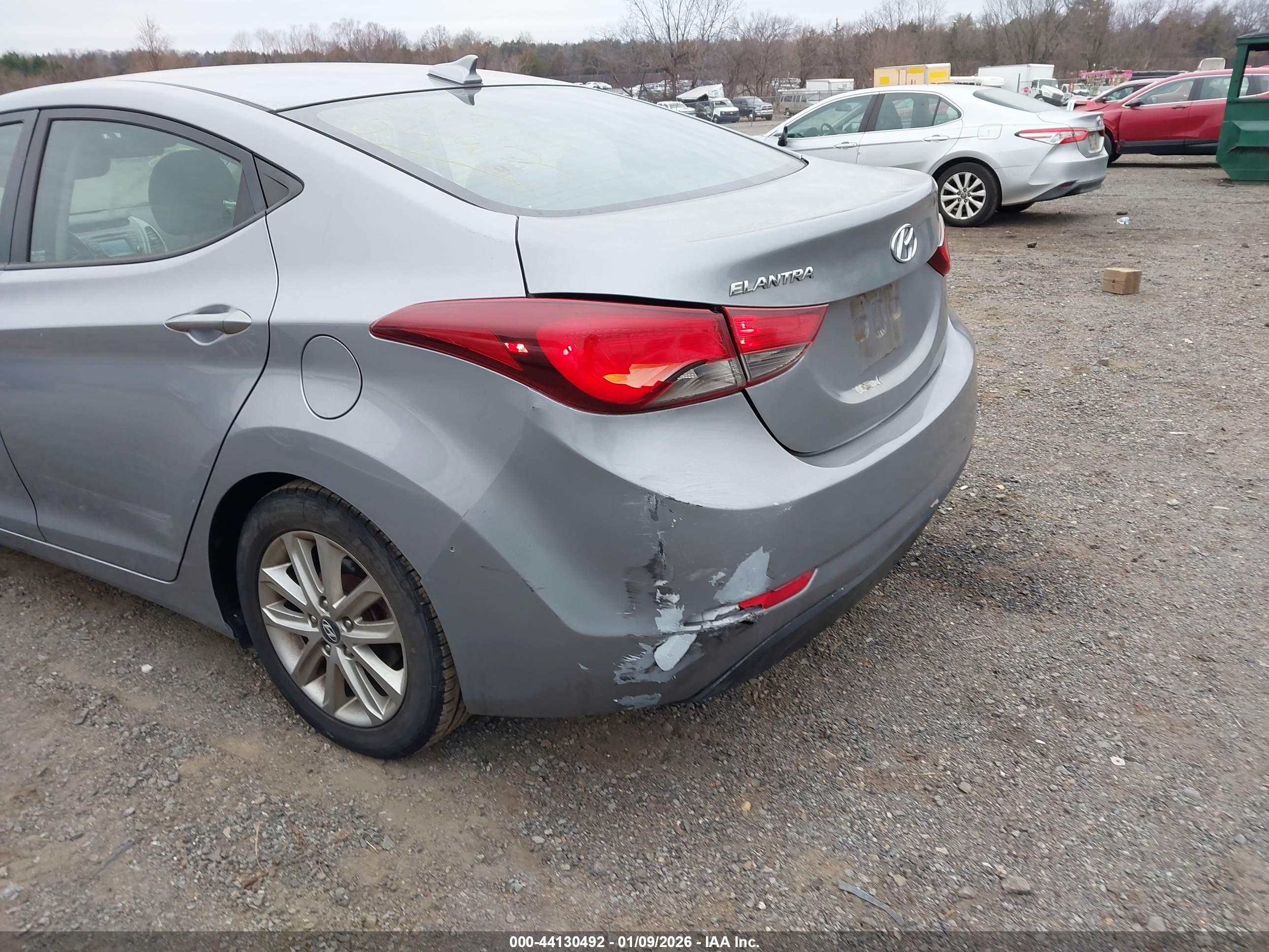 HYUNDAI ELANTRA image 6