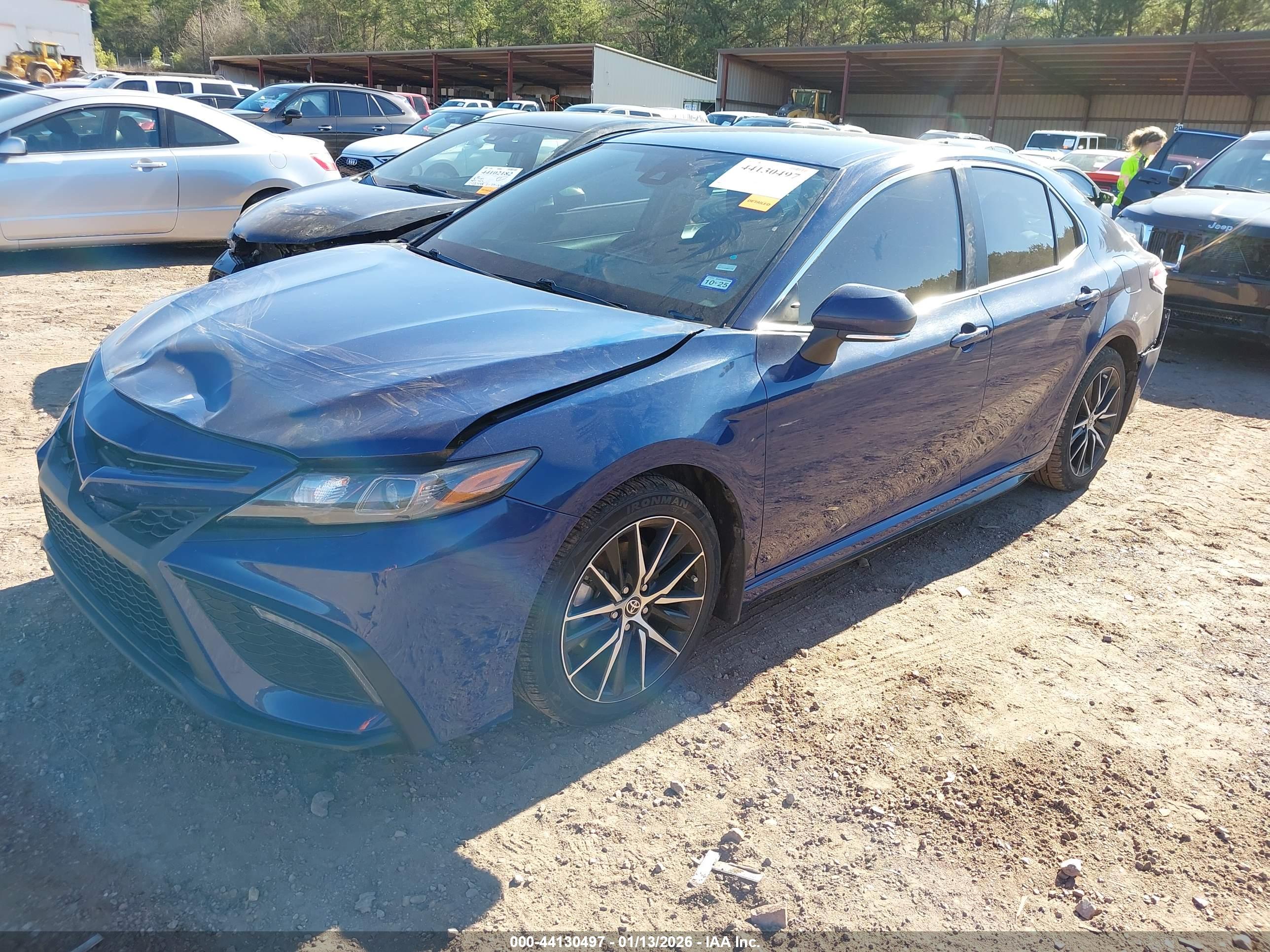 TOYOTA CAMRY image 2