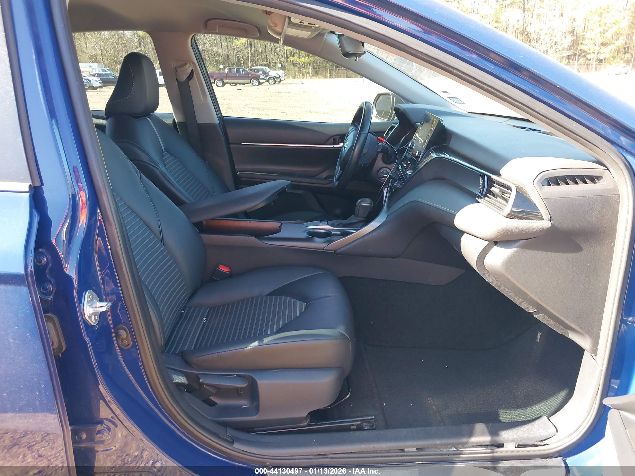 TOYOTA CAMRY image 5