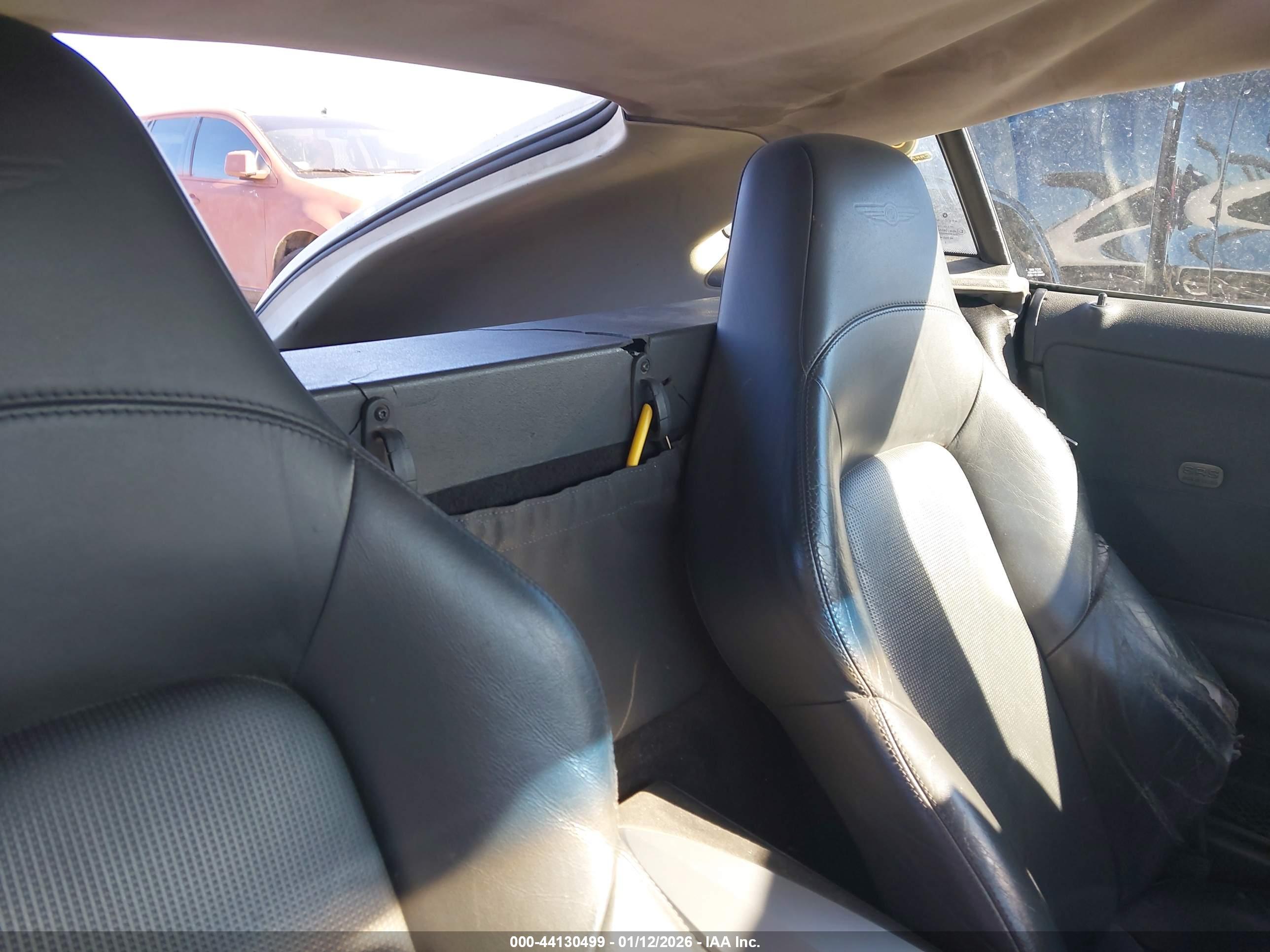 CHRYSLER CROSSFIRE image 8