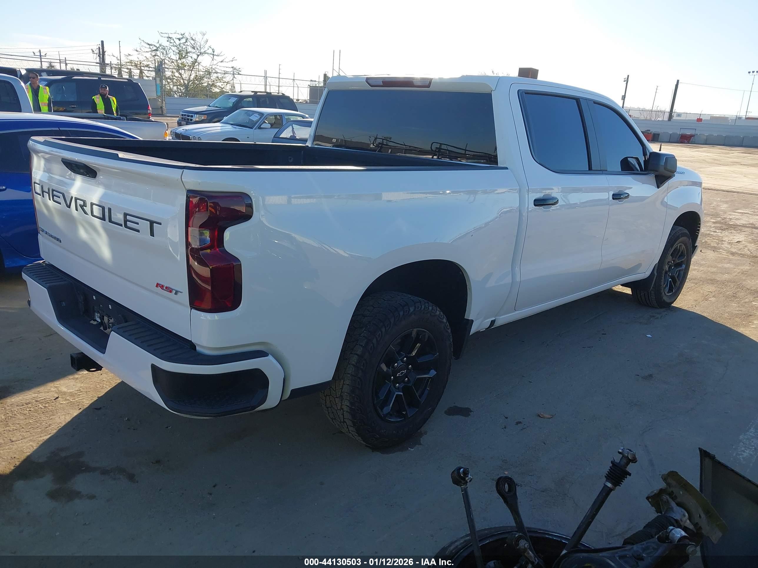 CHEVROLET SILVERADO image 4