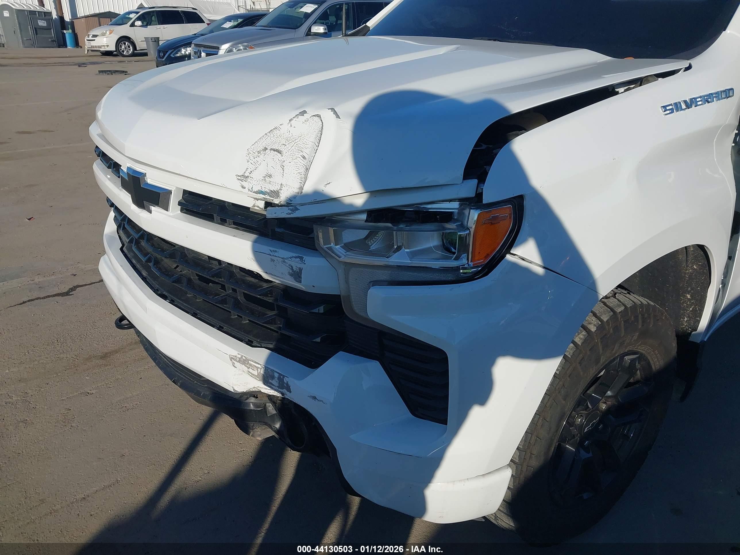 CHEVROLET SILVERADO image 6