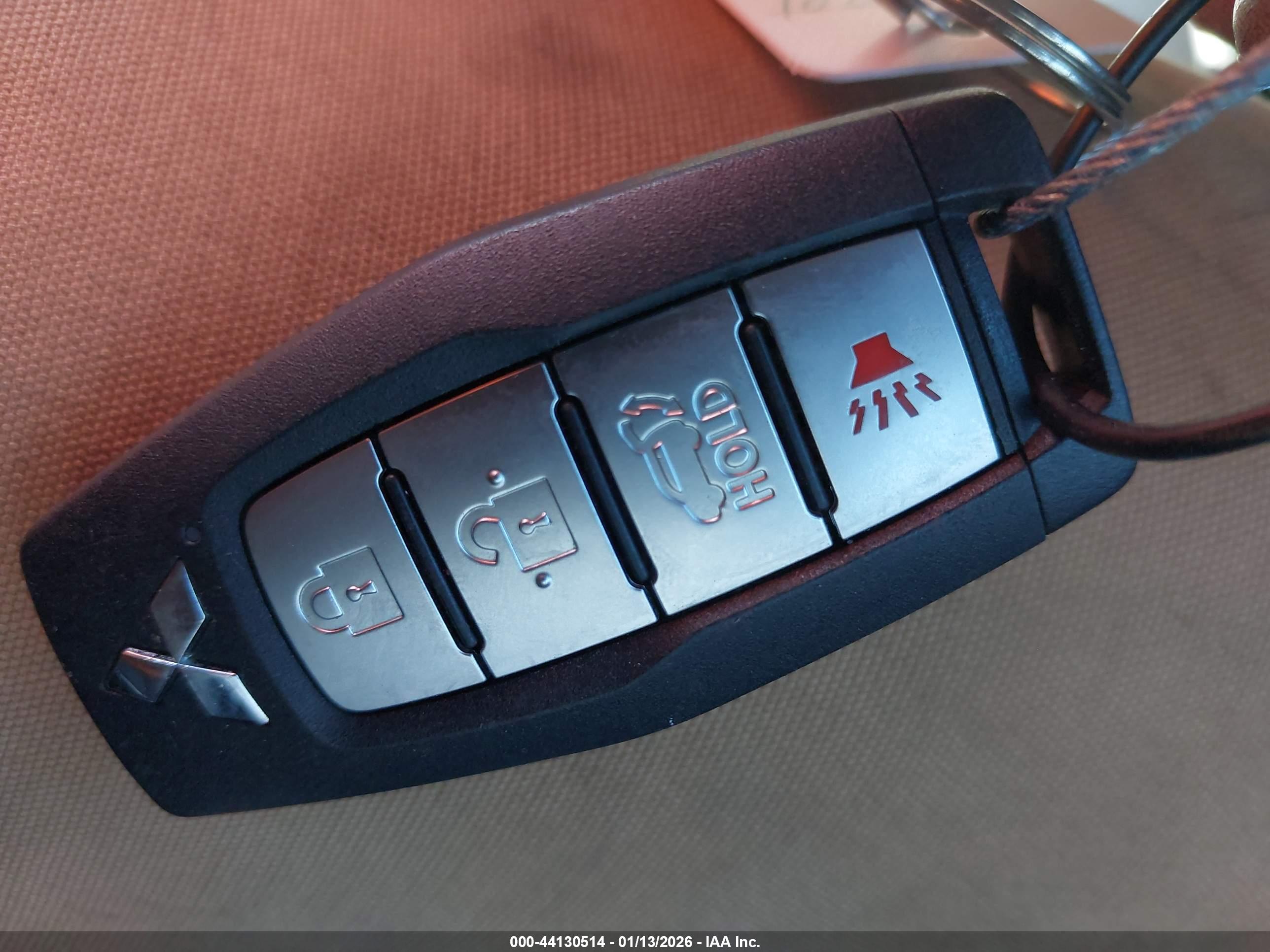 MITSUBISHI OUTLANDER image 11