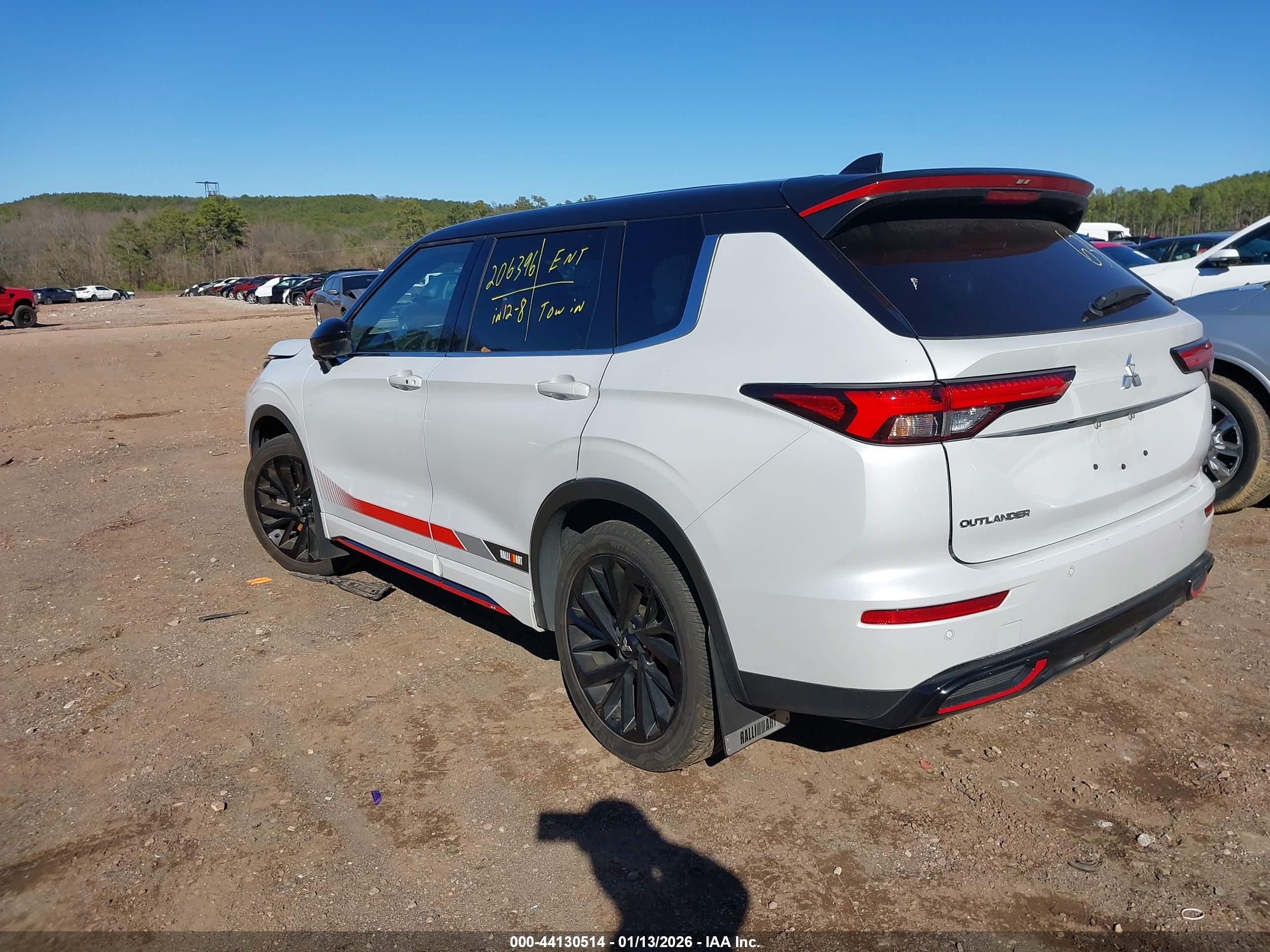 MITSUBISHI OUTLANDER image 3
