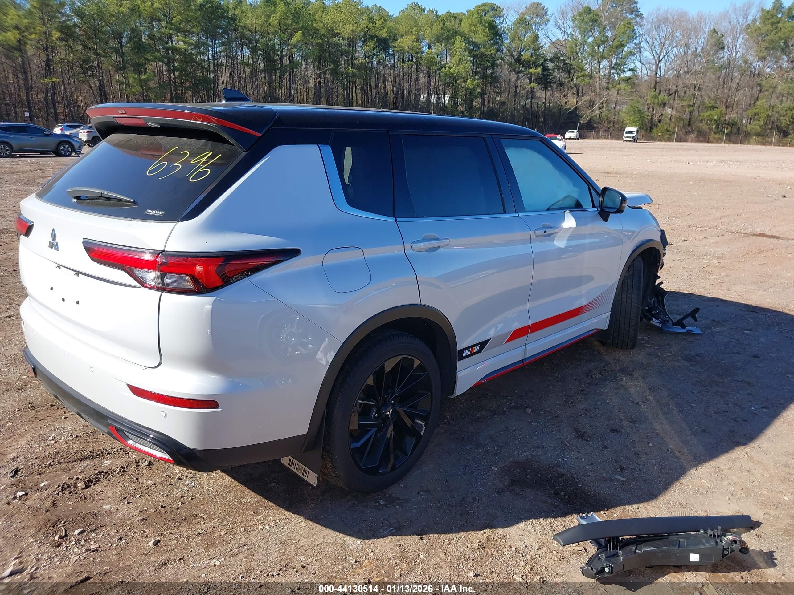MITSUBISHI OUTLANDER image 4