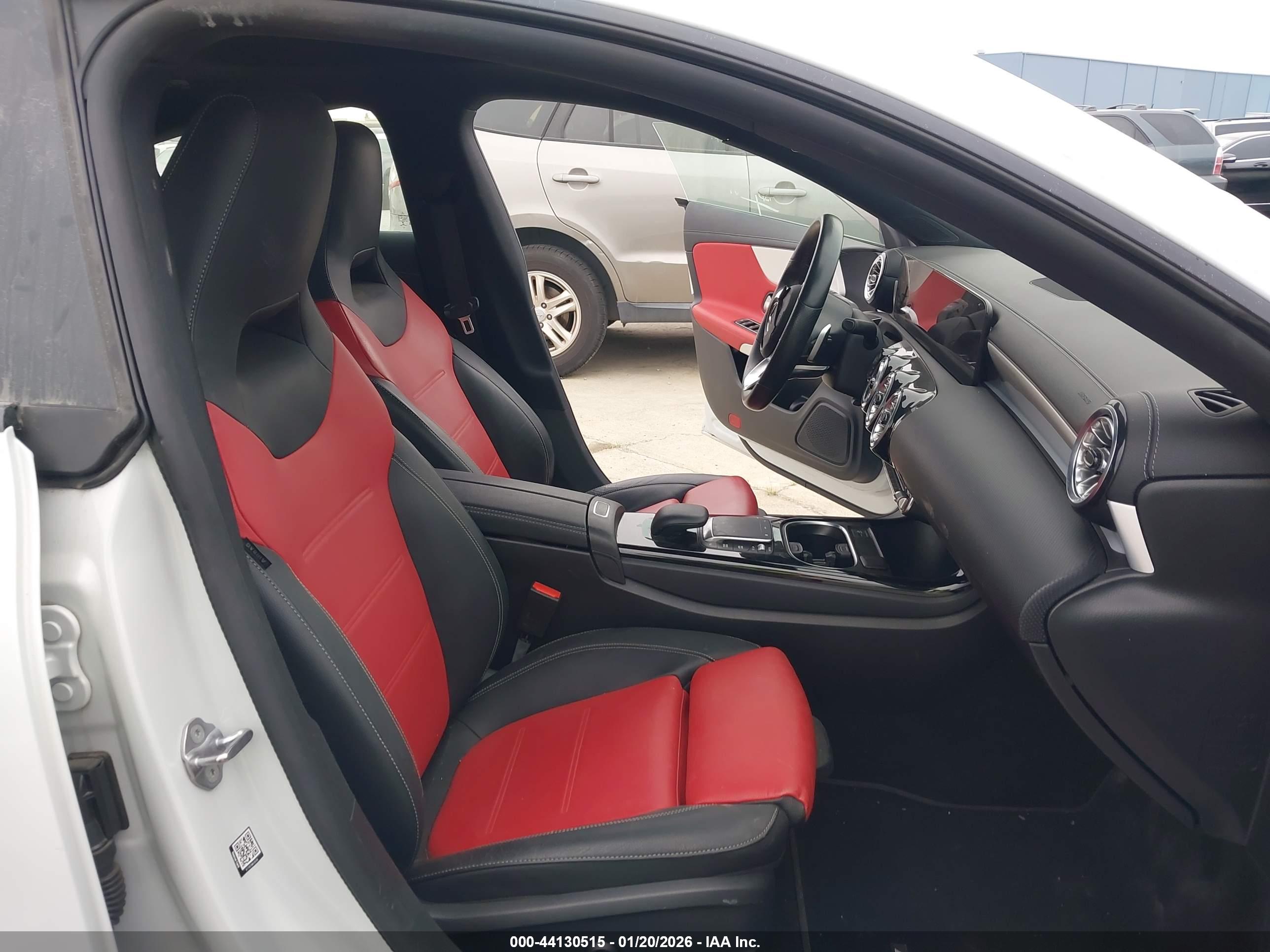MERCEDES-BENZ CLA image 5
