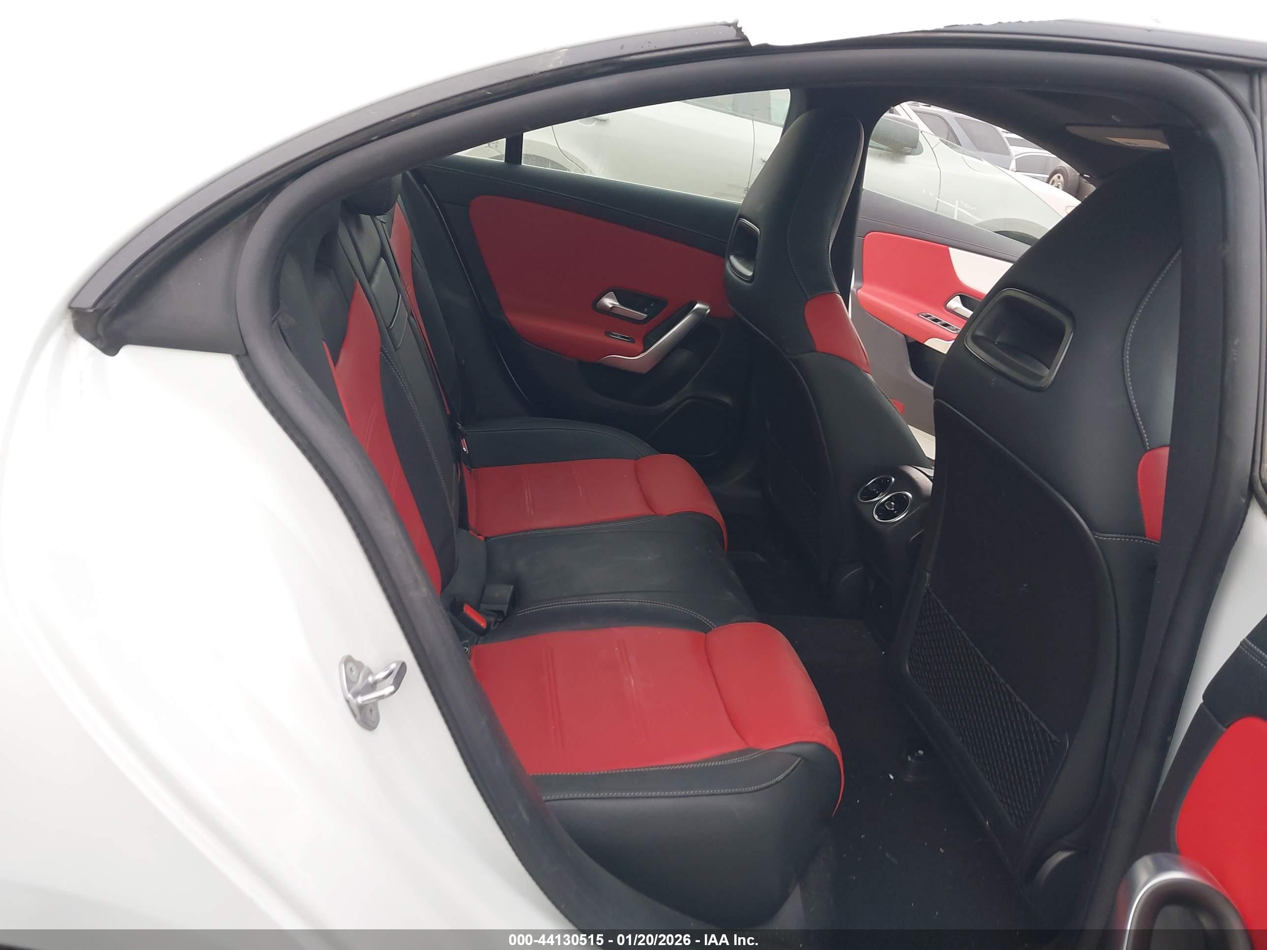 MERCEDES-BENZ CLA image 8