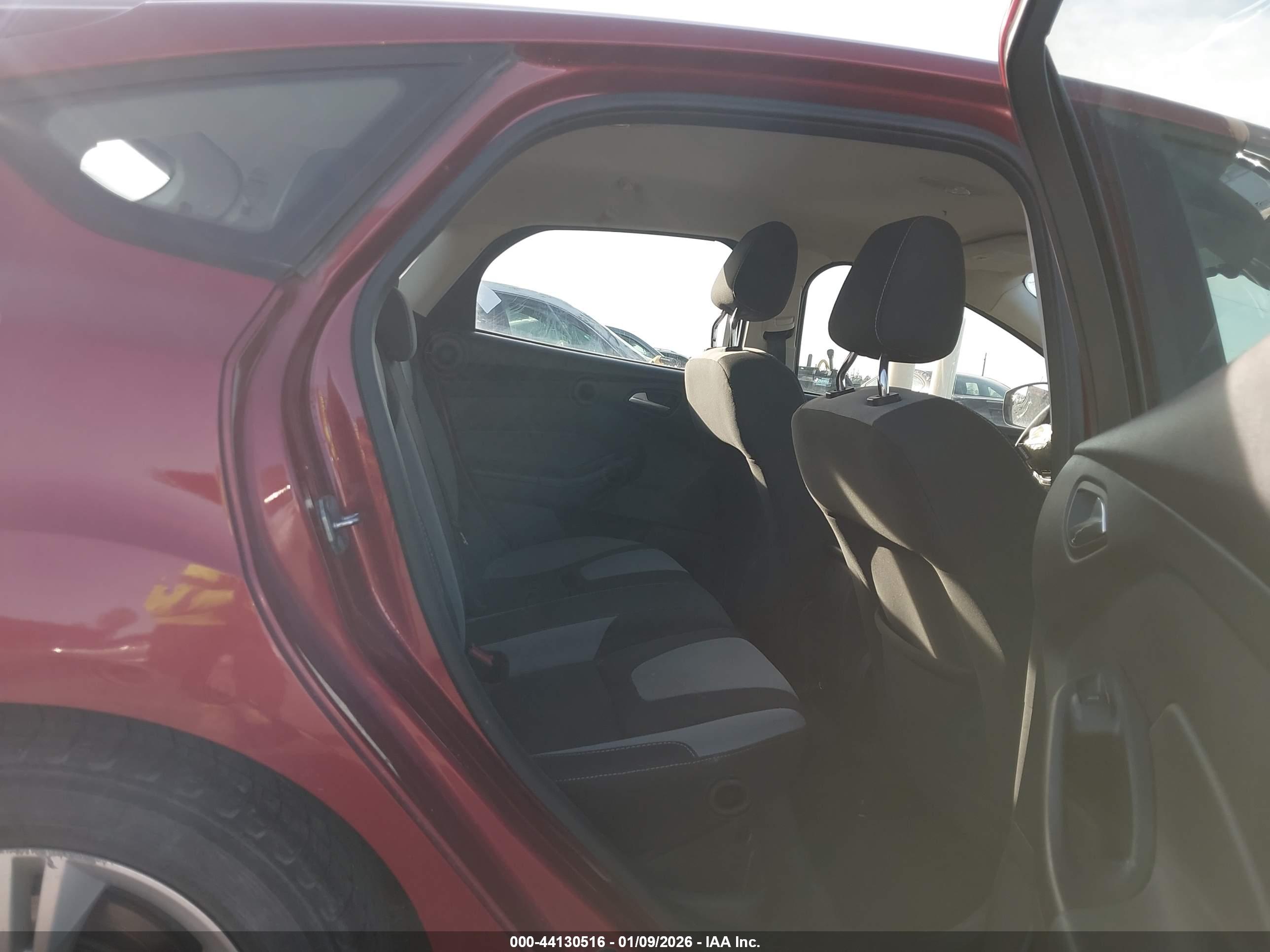 FORD FOCUS image 8