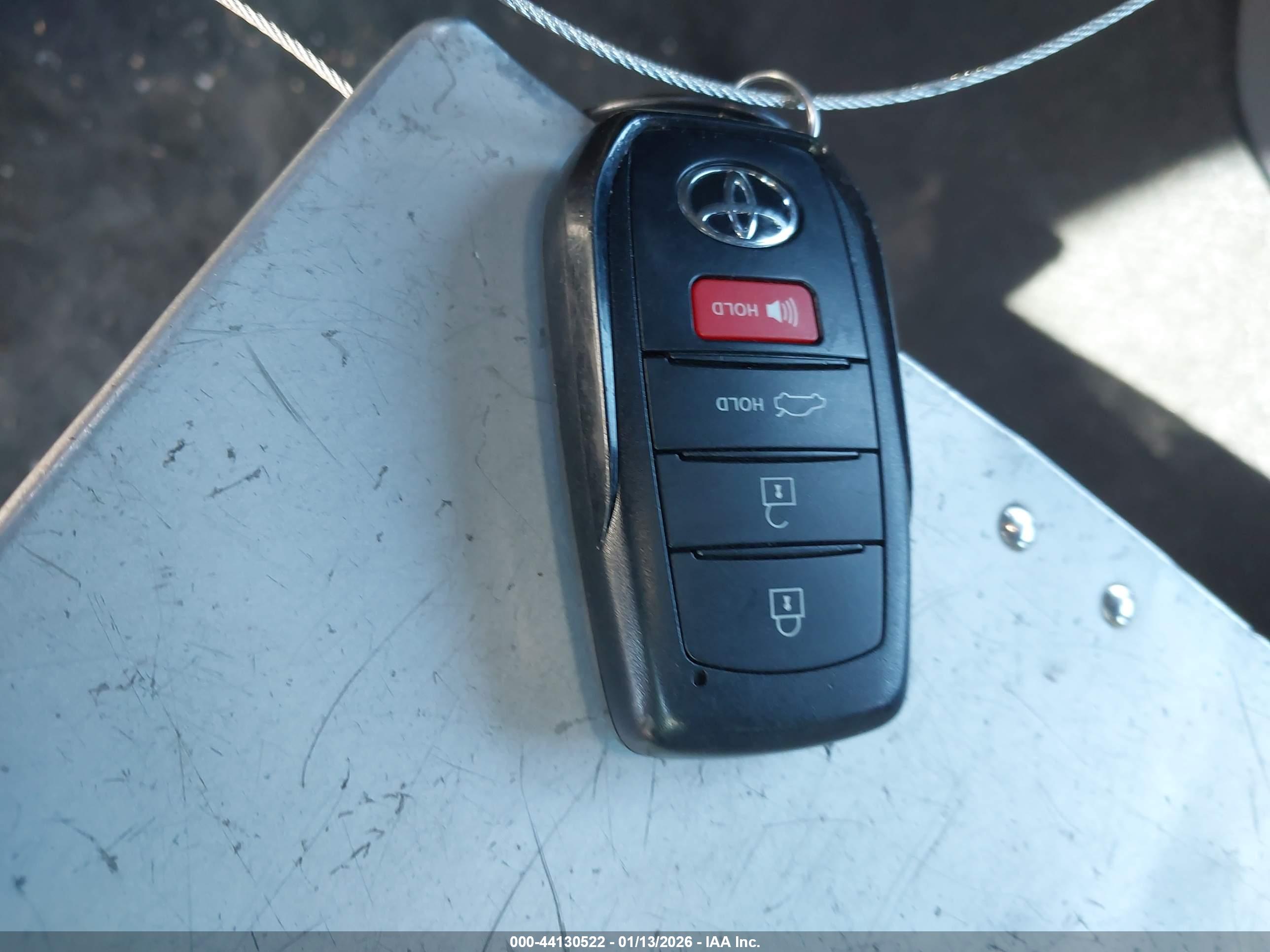 TOYOTA CAMRY image 11