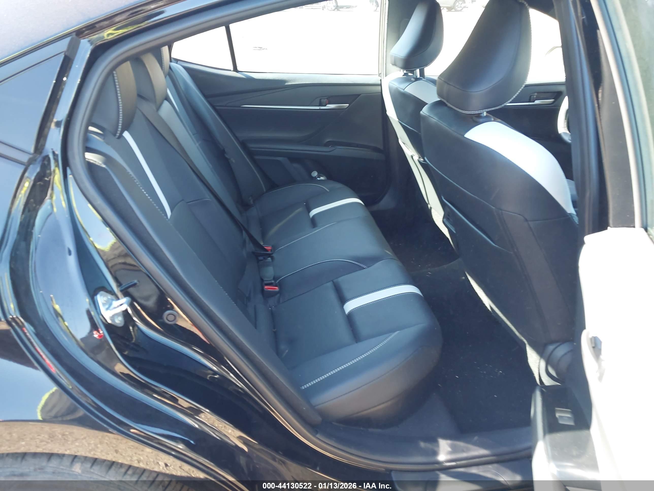 TOYOTA CAMRY image 8