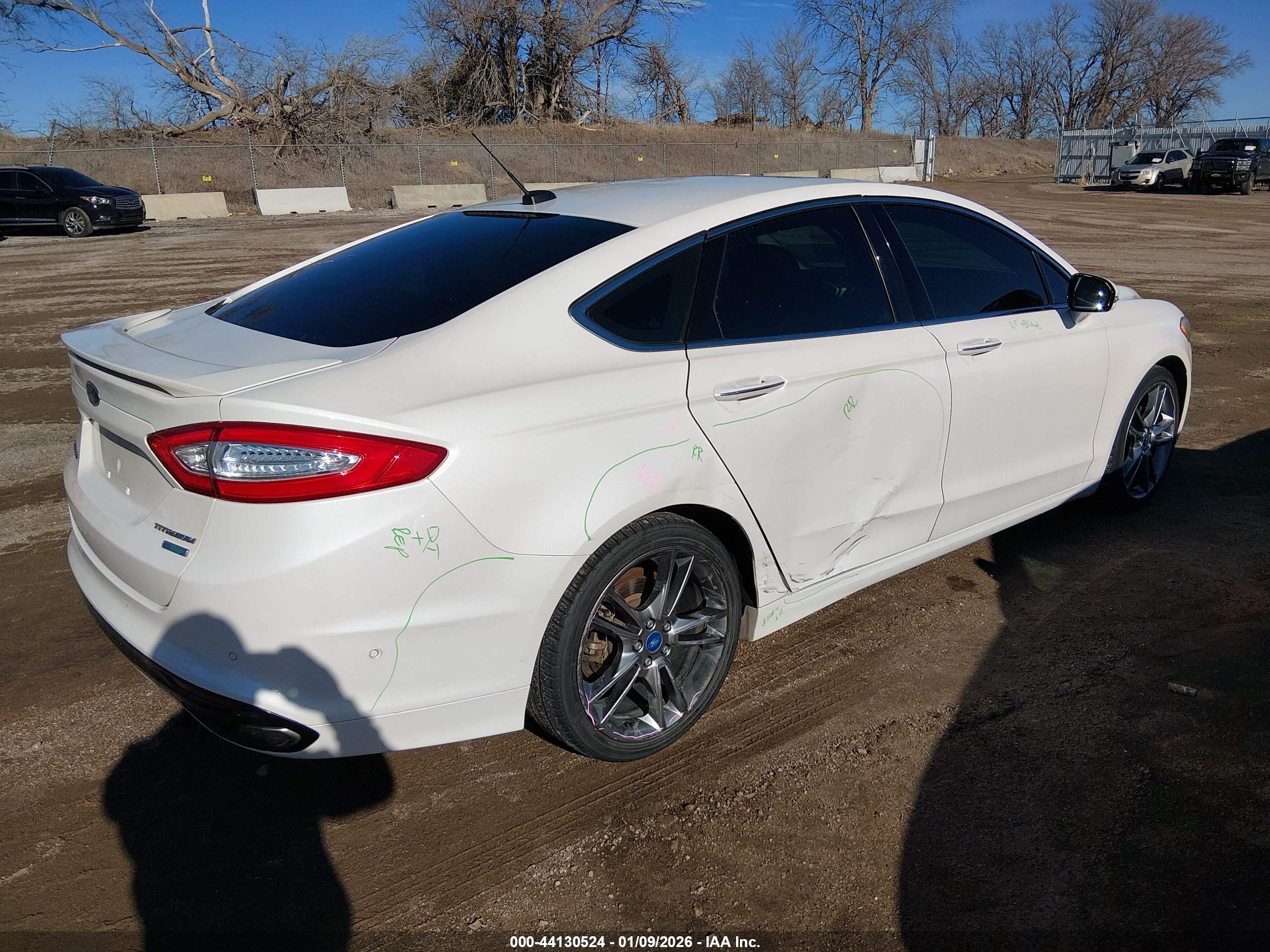 FORD FUSION image 4