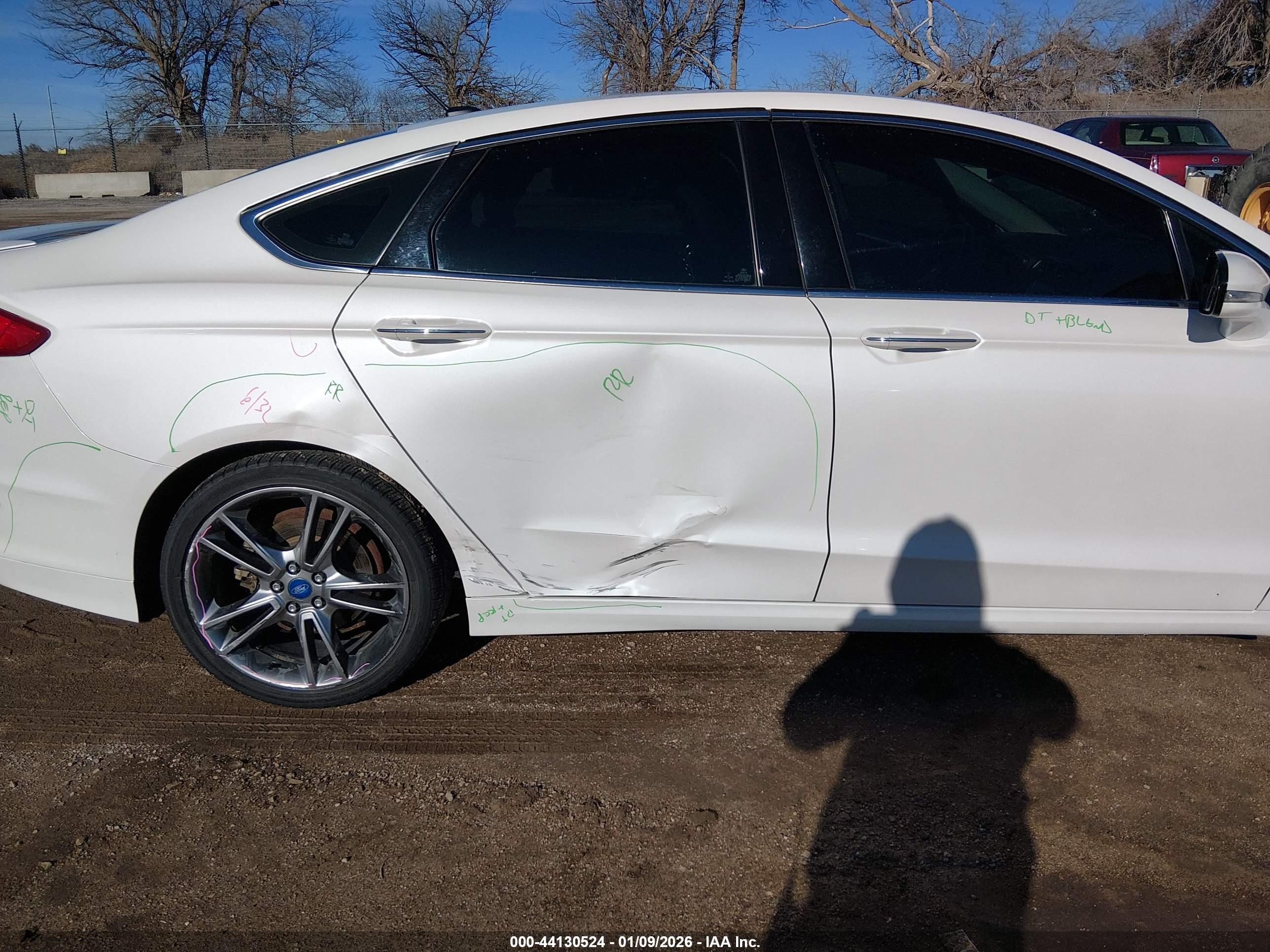 FORD FUSION image 6
