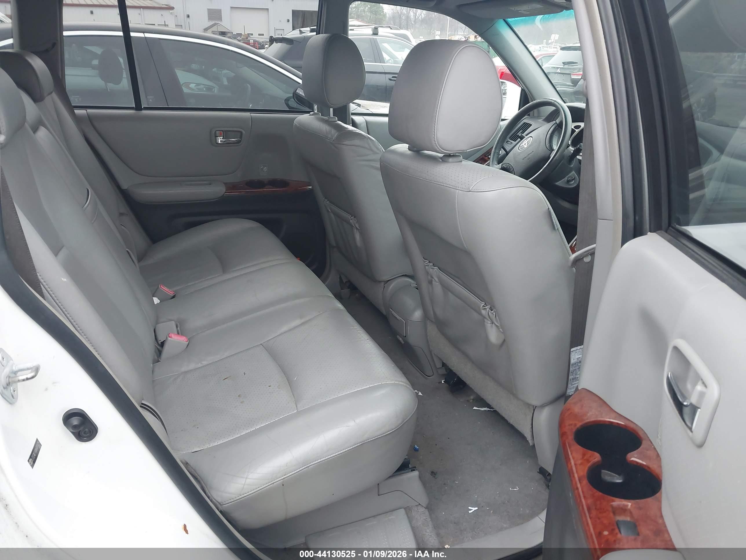 TOYOTA HIGHLANDER image 8