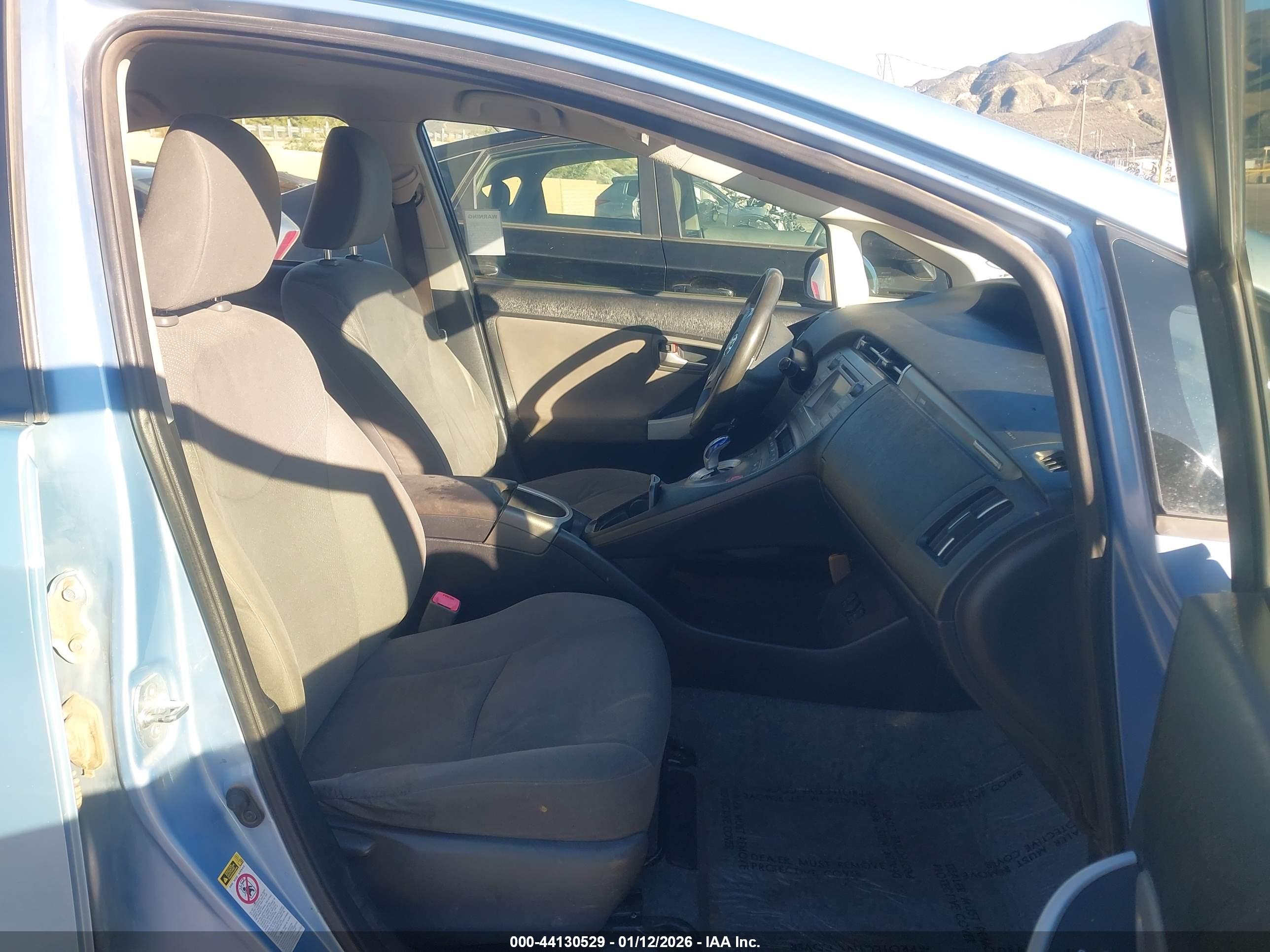 TOYOTA PRIUS image 5
