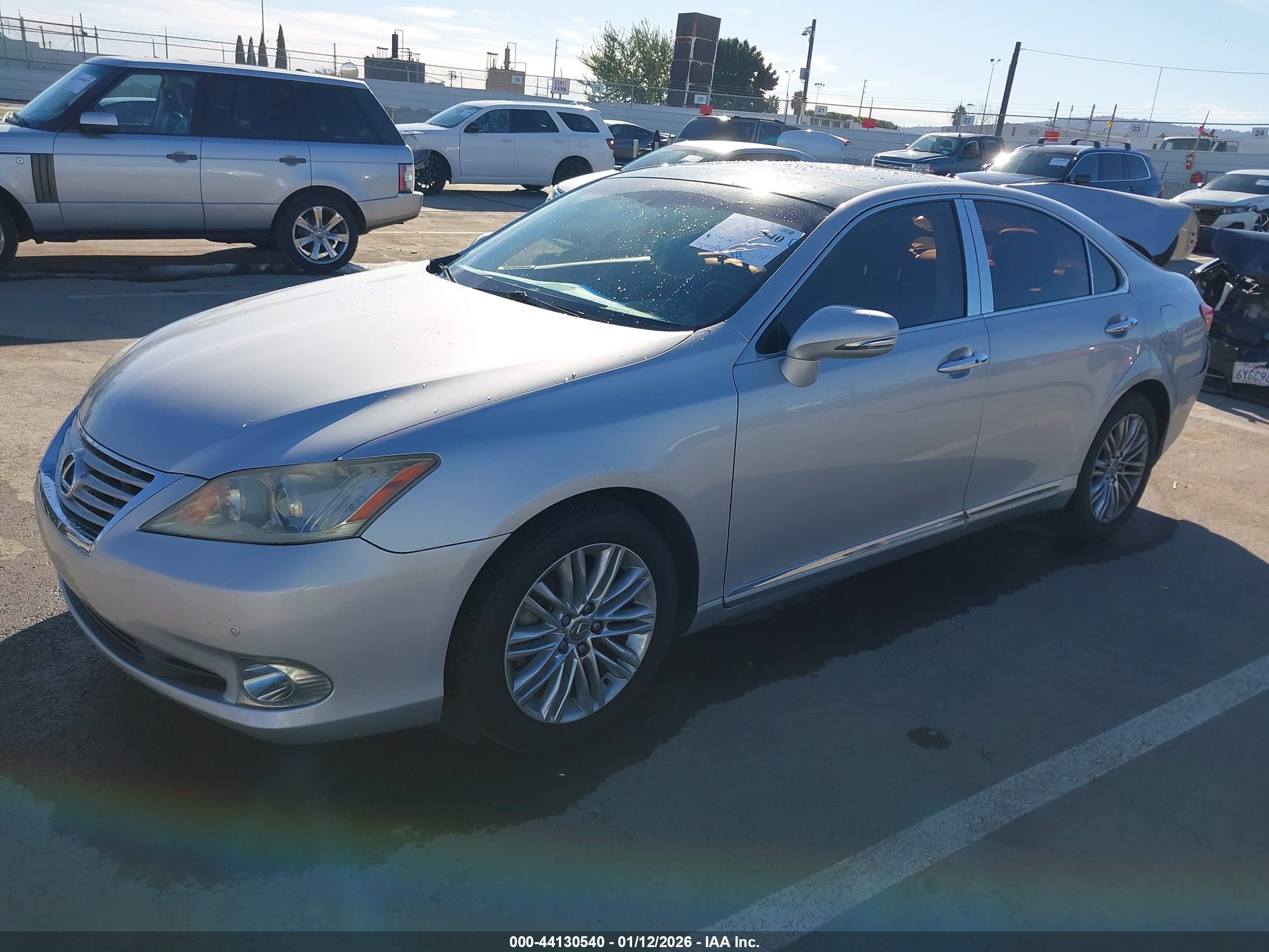 LEXUS ES image 2