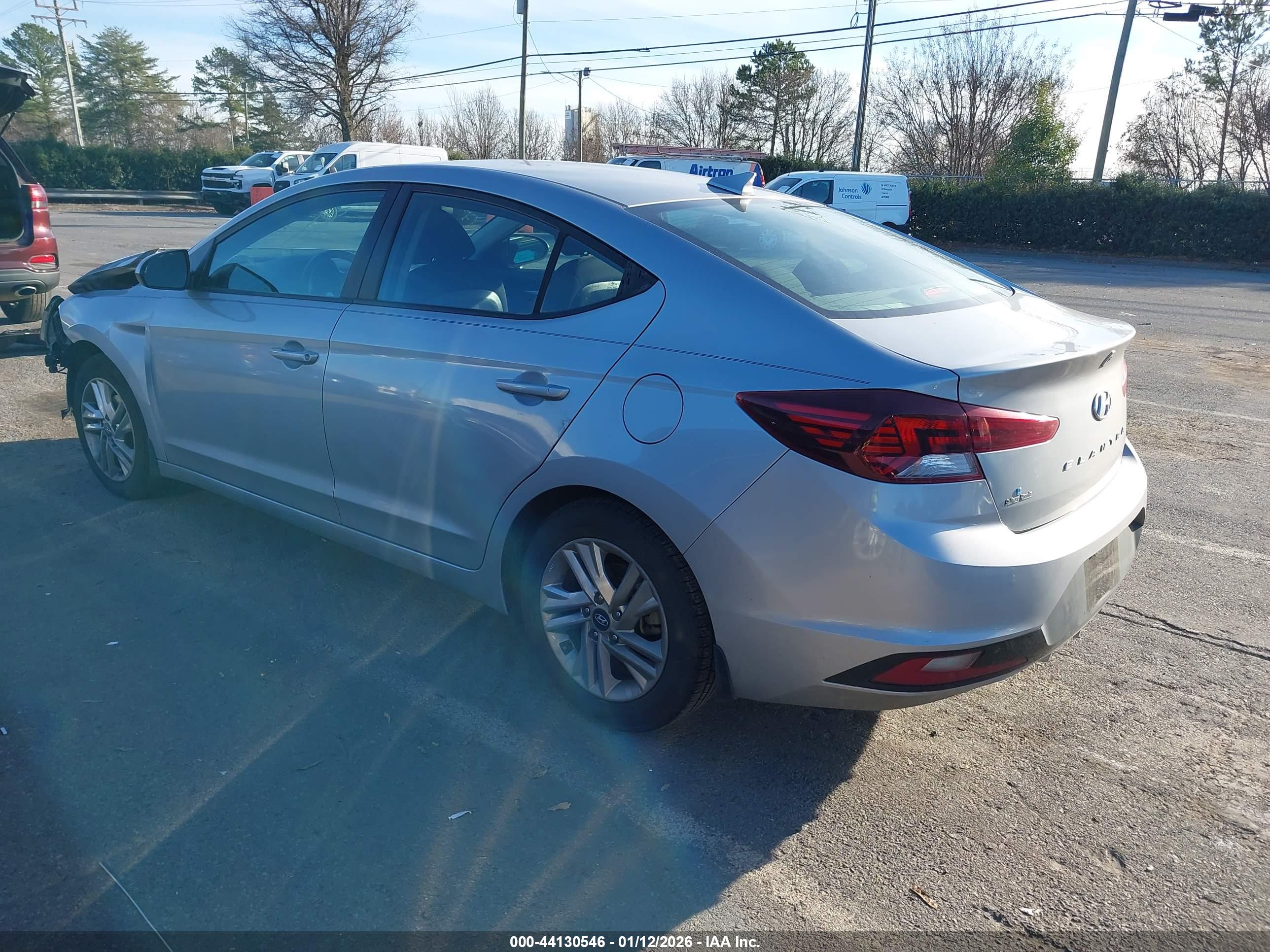 HYUNDAI ELANTRA image 3