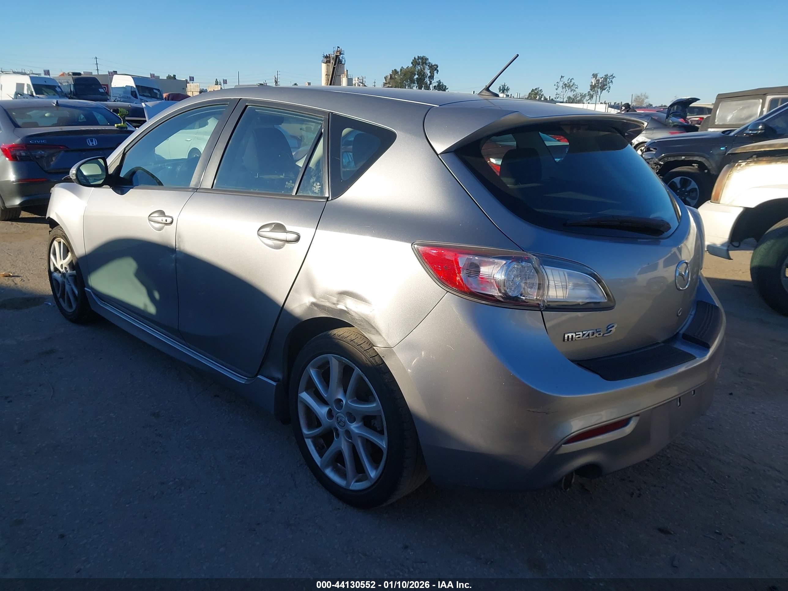 MAZDA MAZDA3 image 3