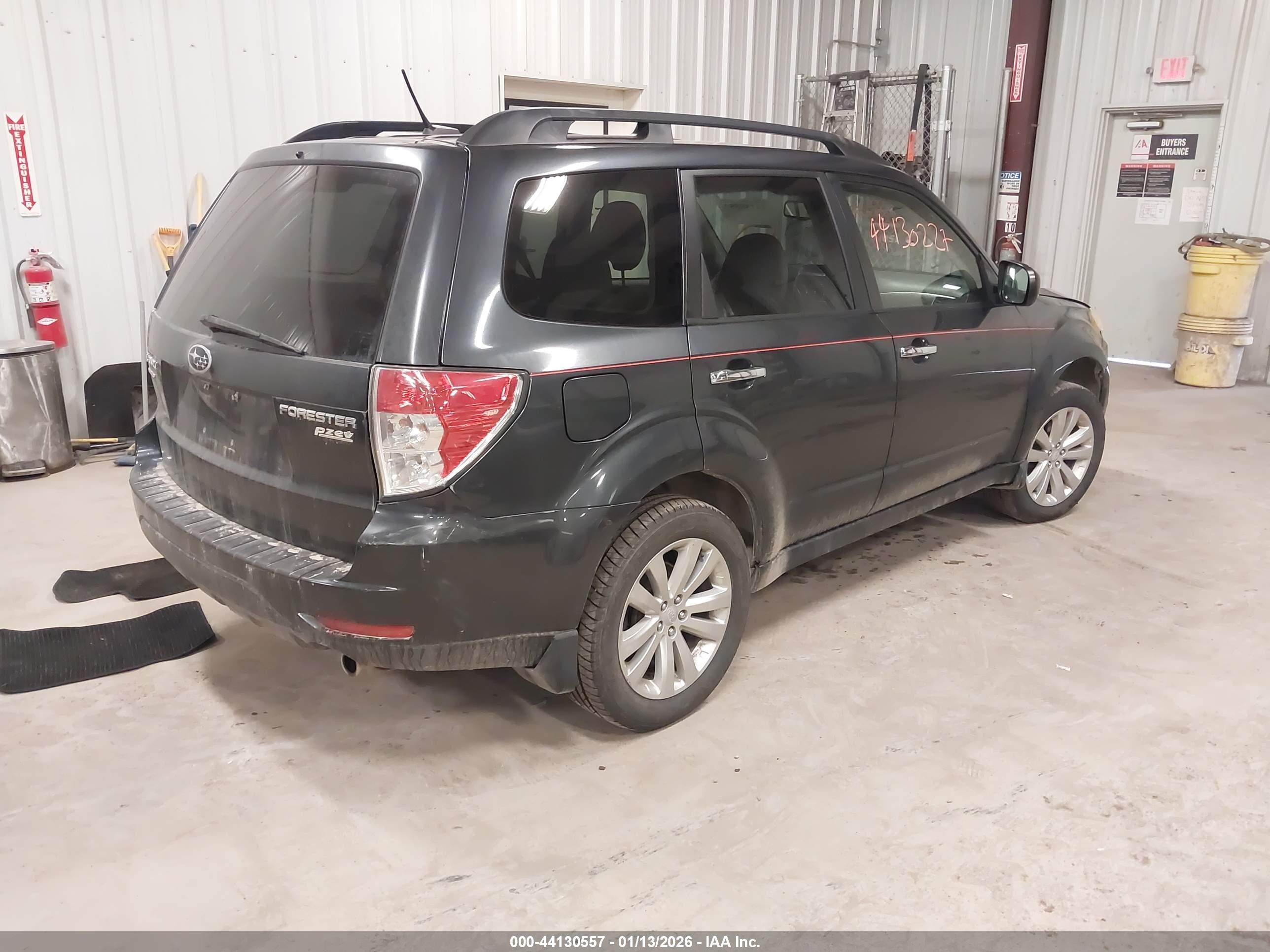 SUBARU FORESTER image 4
