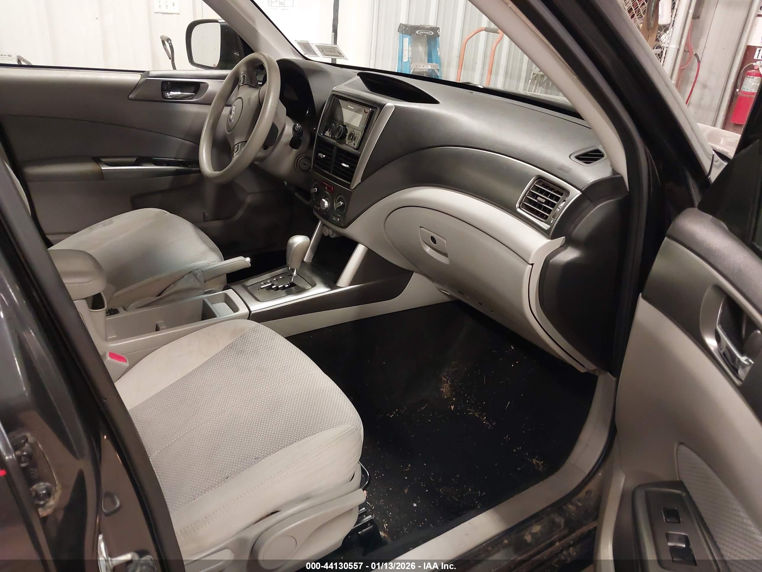 SUBARU FORESTER image 5