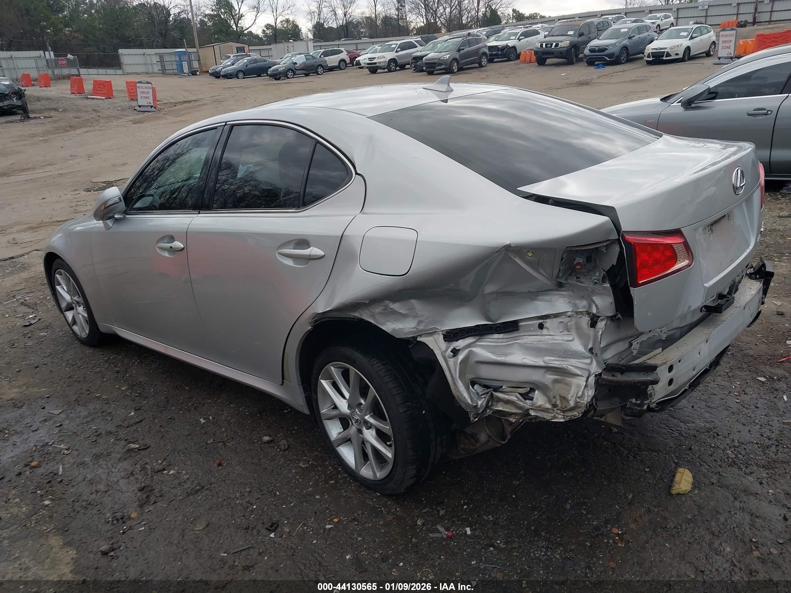 LEXUS IS image 3