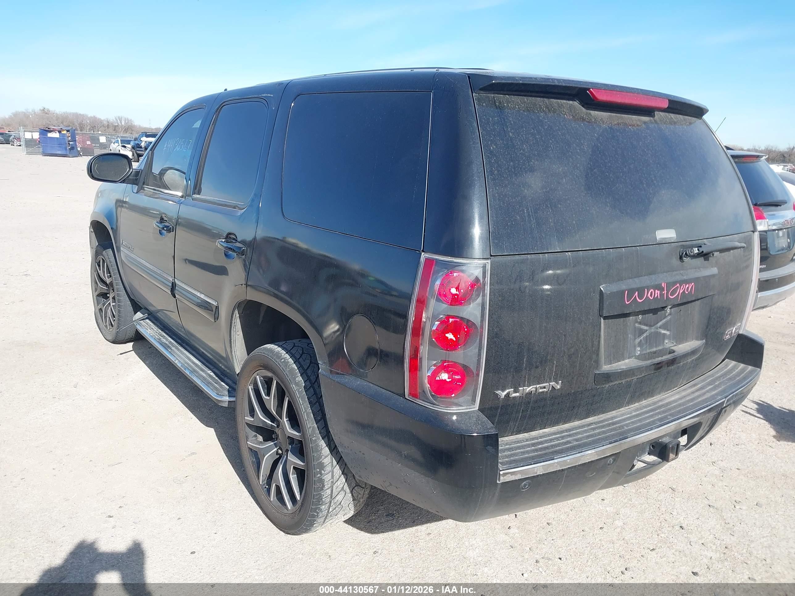 GMC YUKON image 3
