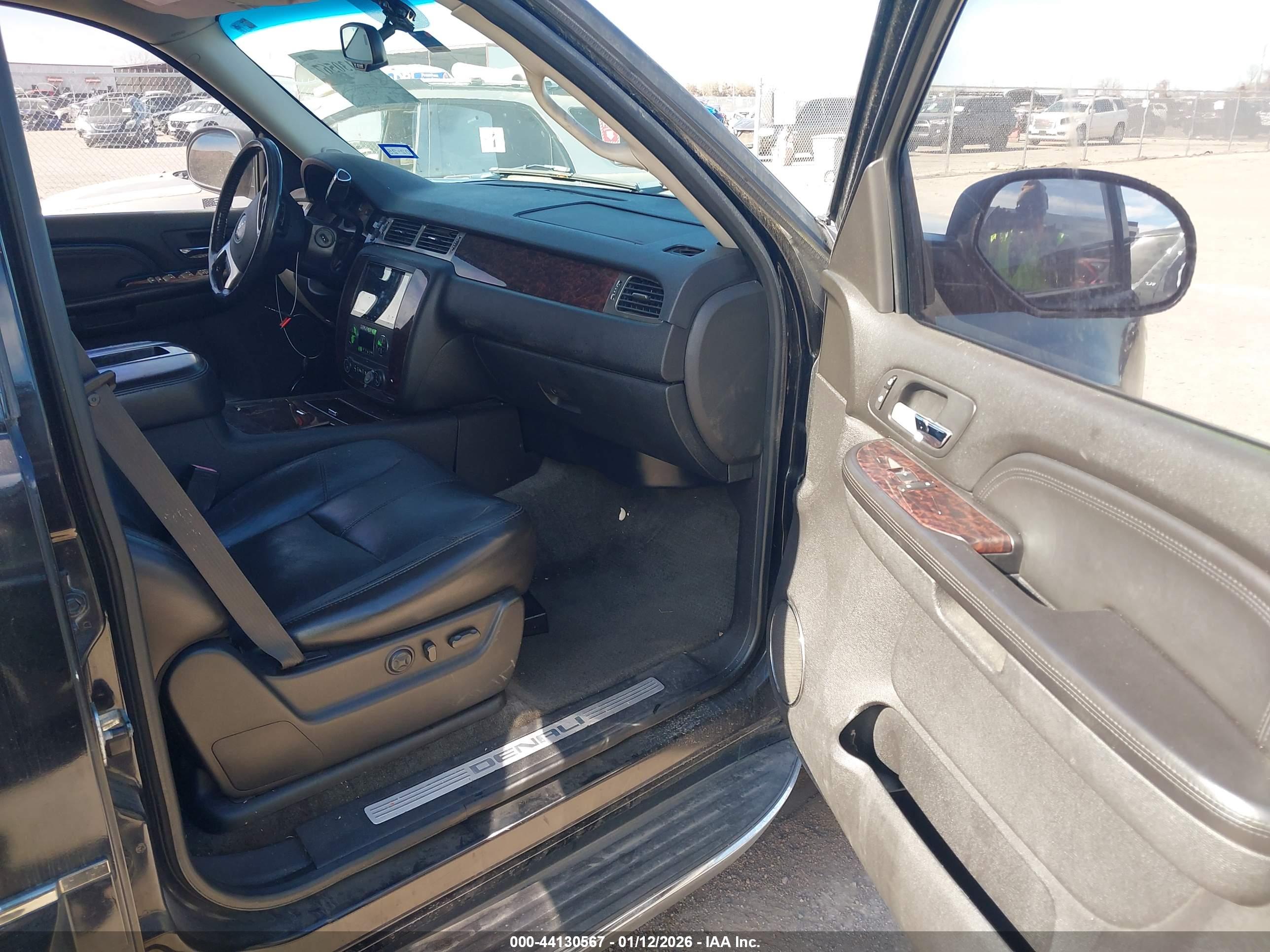 GMC YUKON image 5