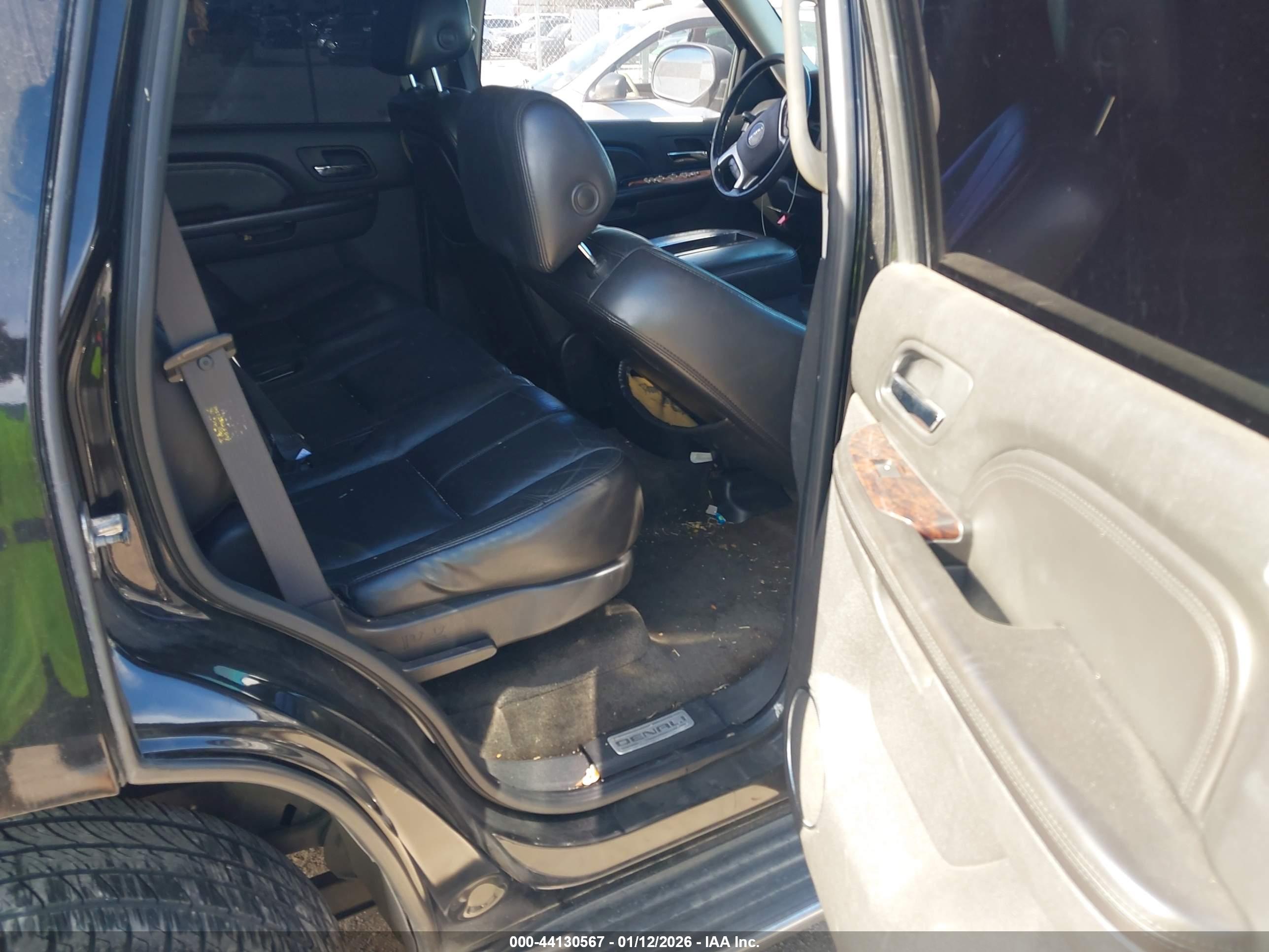 GMC YUKON image 8