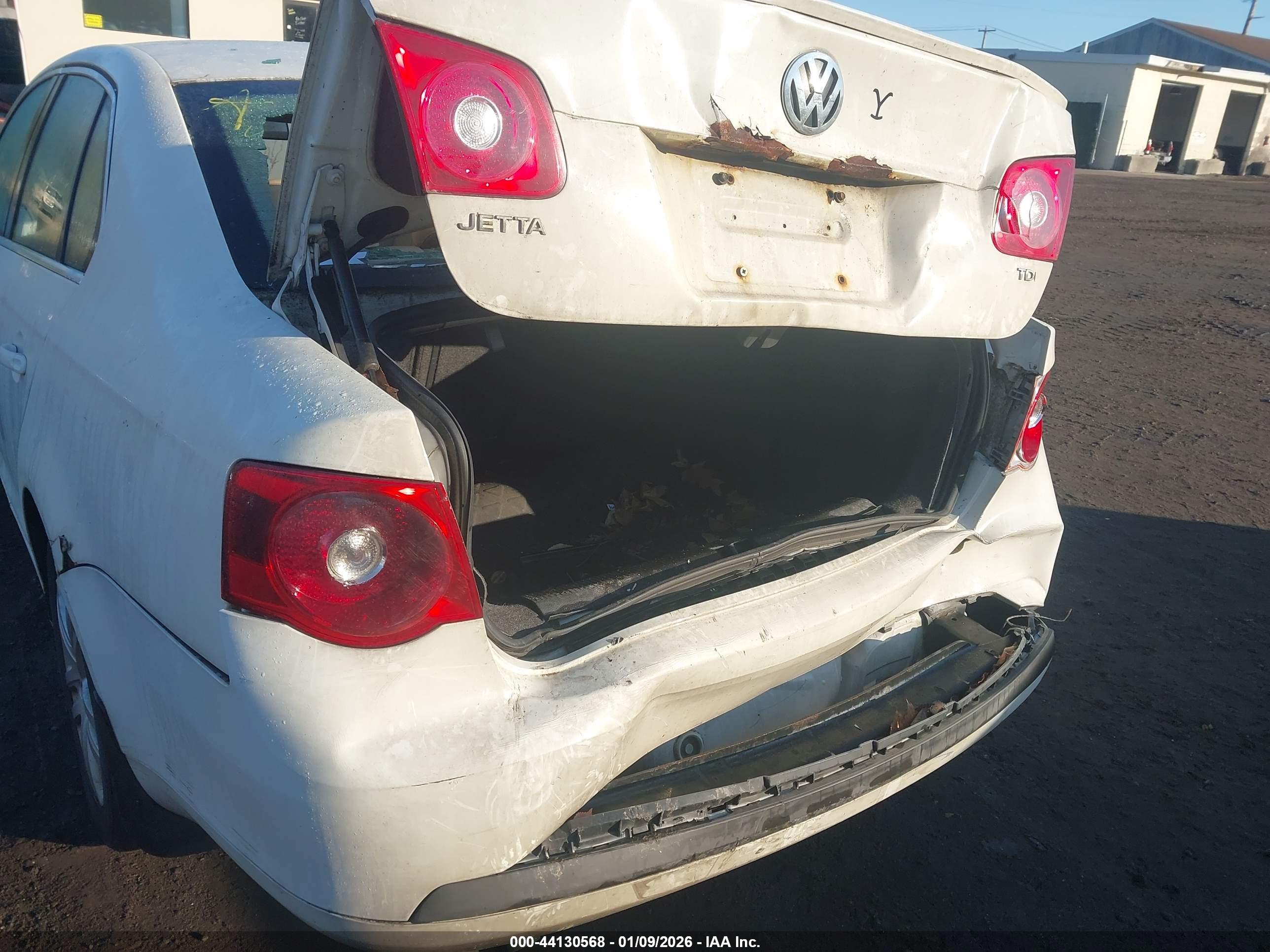 VOLKSWAGEN JETTA image 6