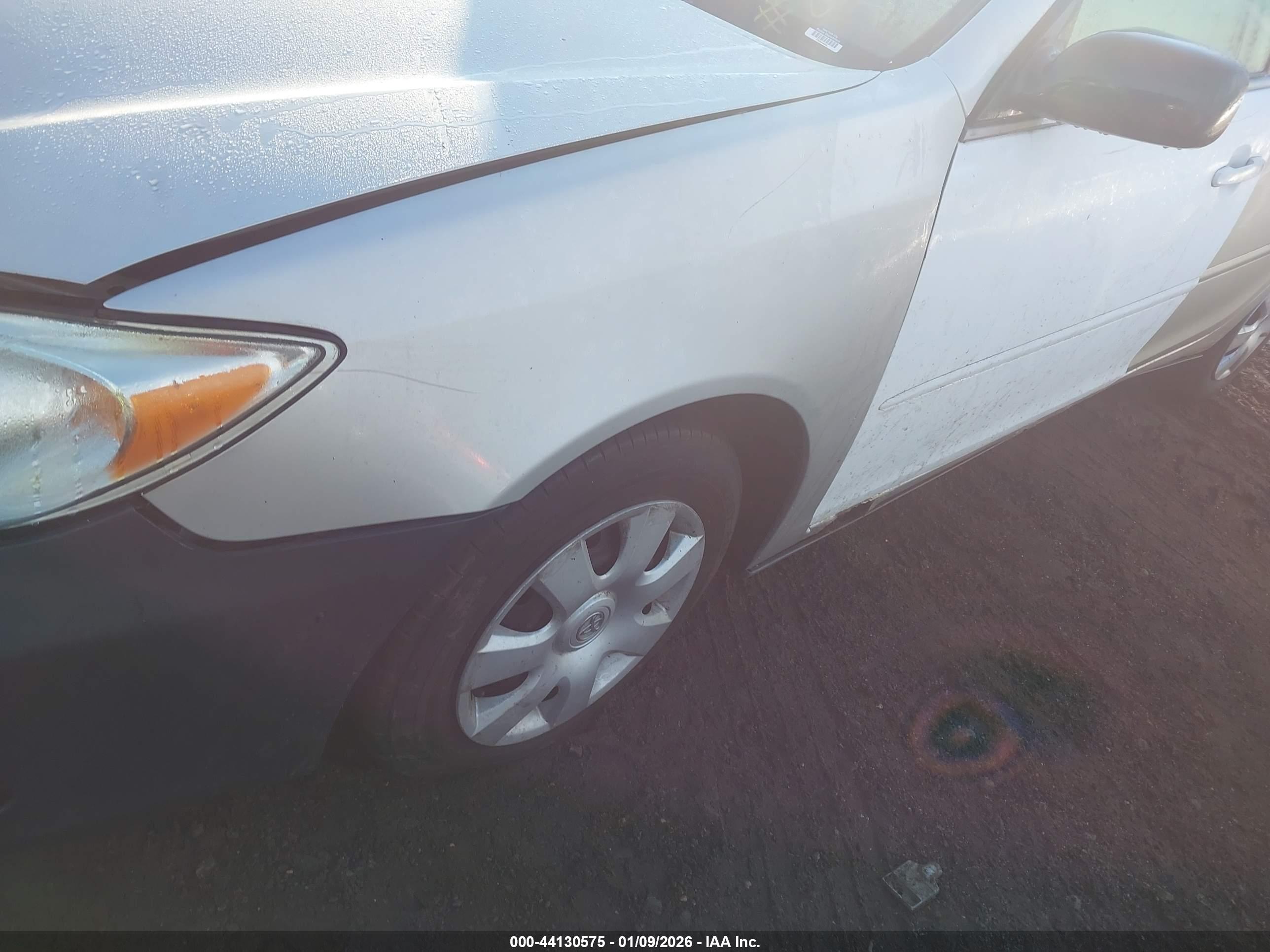 TOYOTA CAMRY image 6