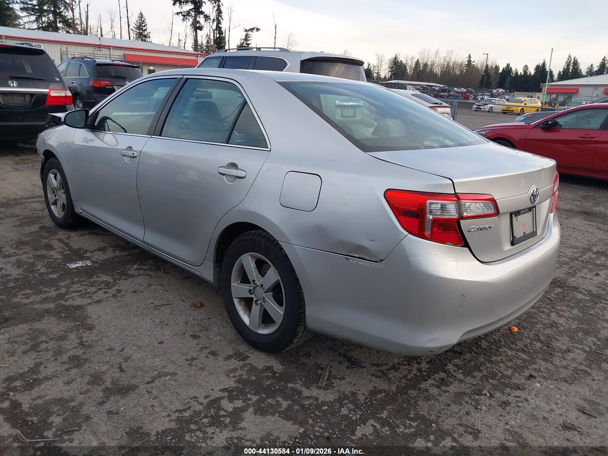 TOYOTA CAMRY image 3