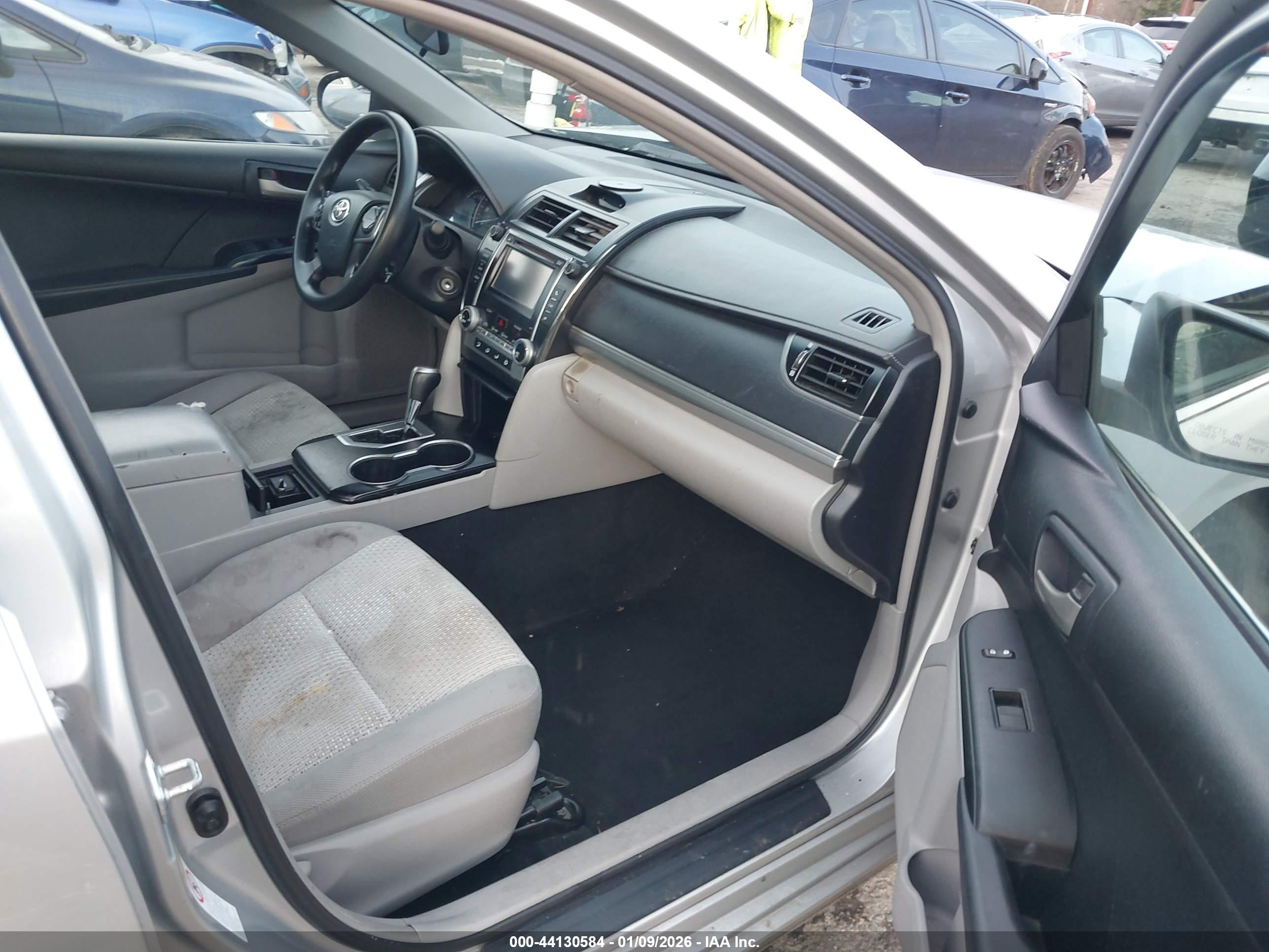 TOYOTA CAMRY image 5