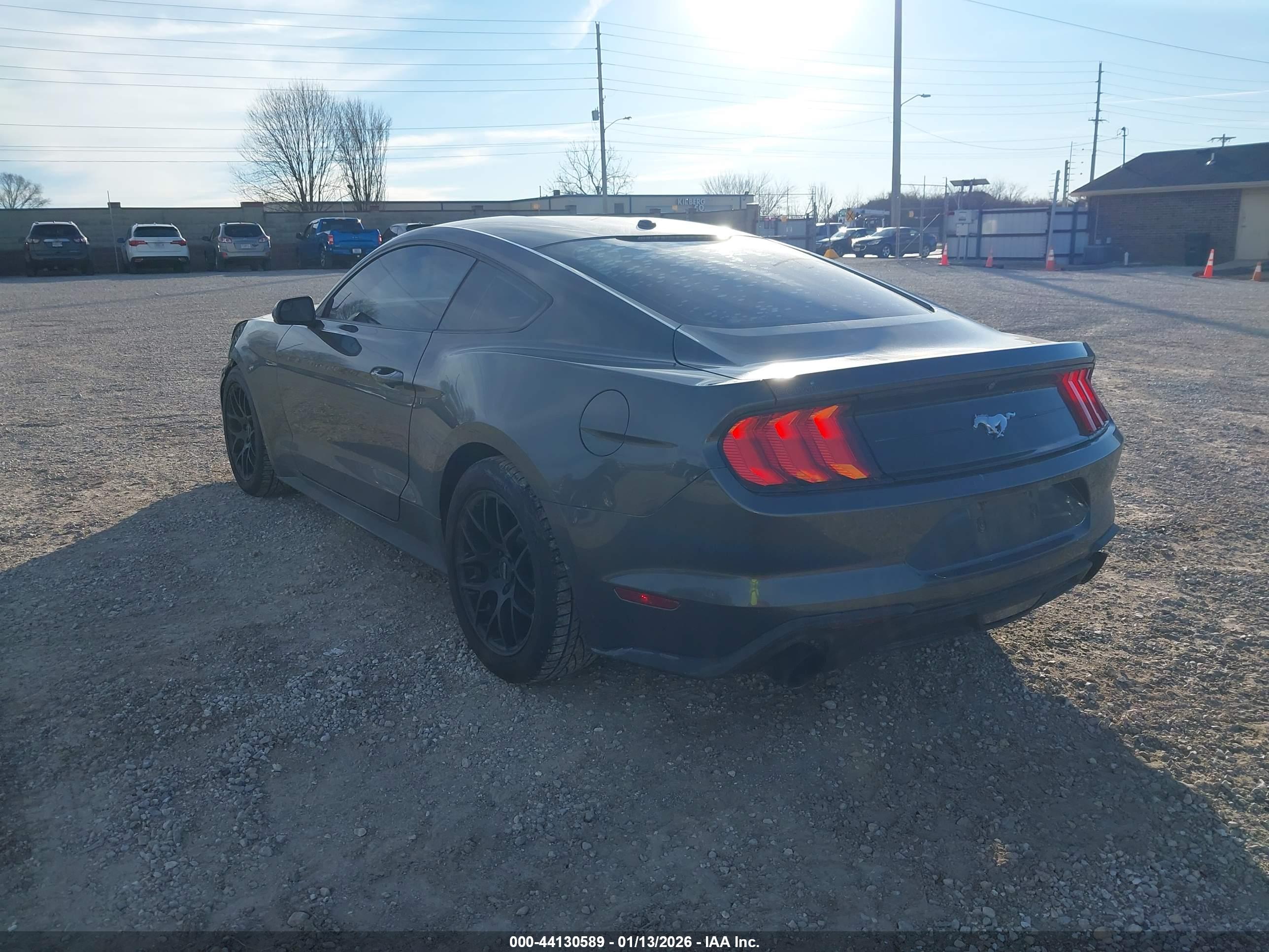 FORD MUSTANG image 3