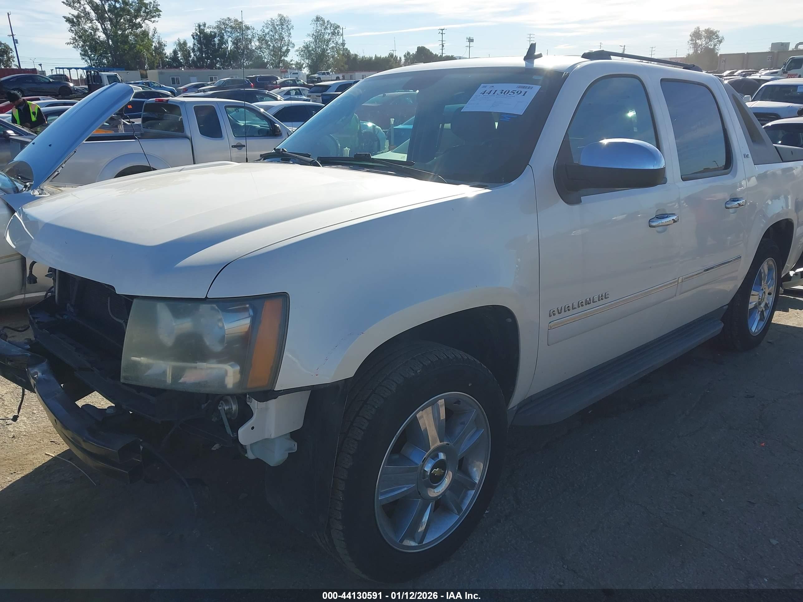 CHEVROLET AVALANCHE image 2