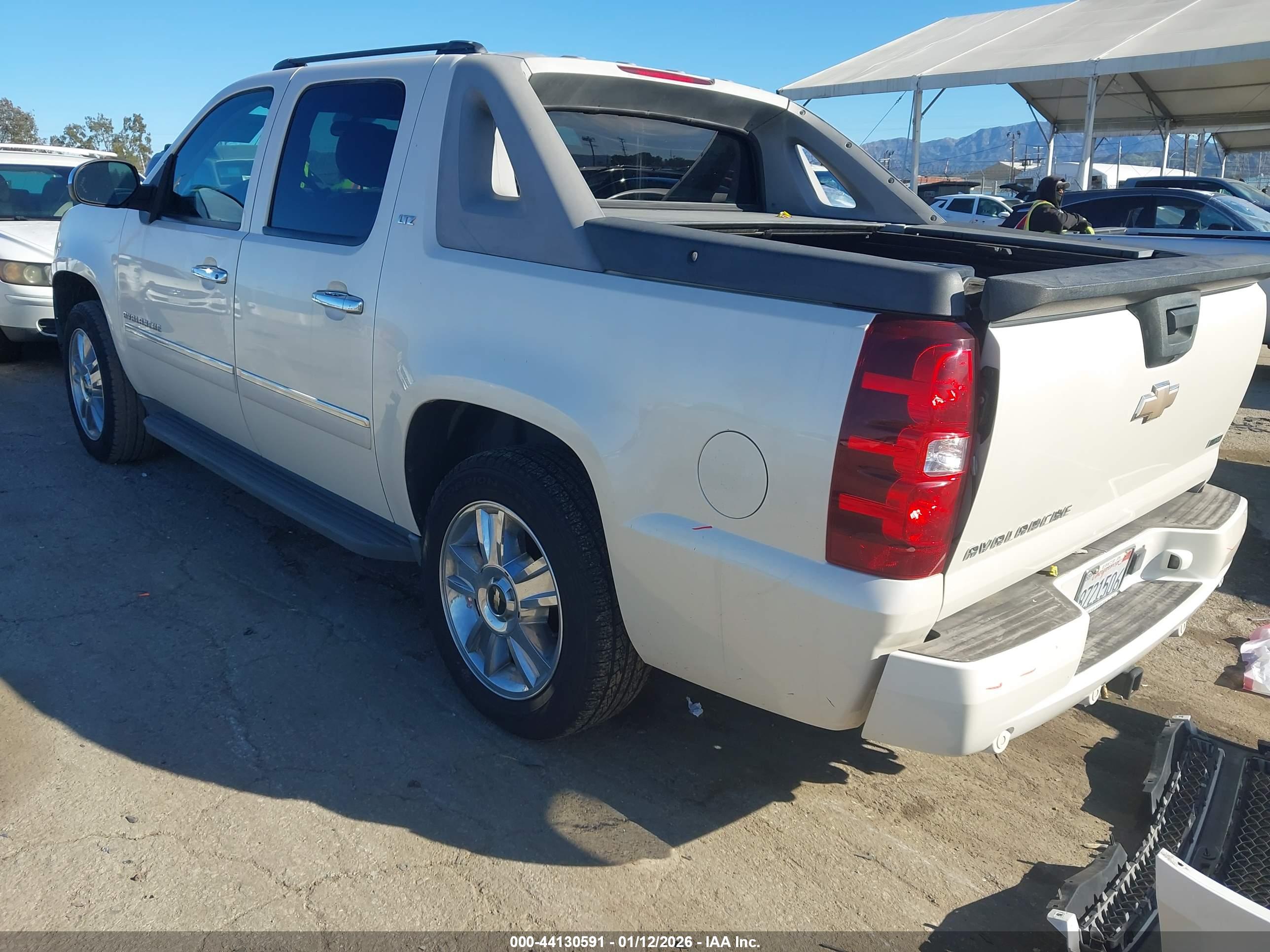 CHEVROLET AVALANCHE image 3
