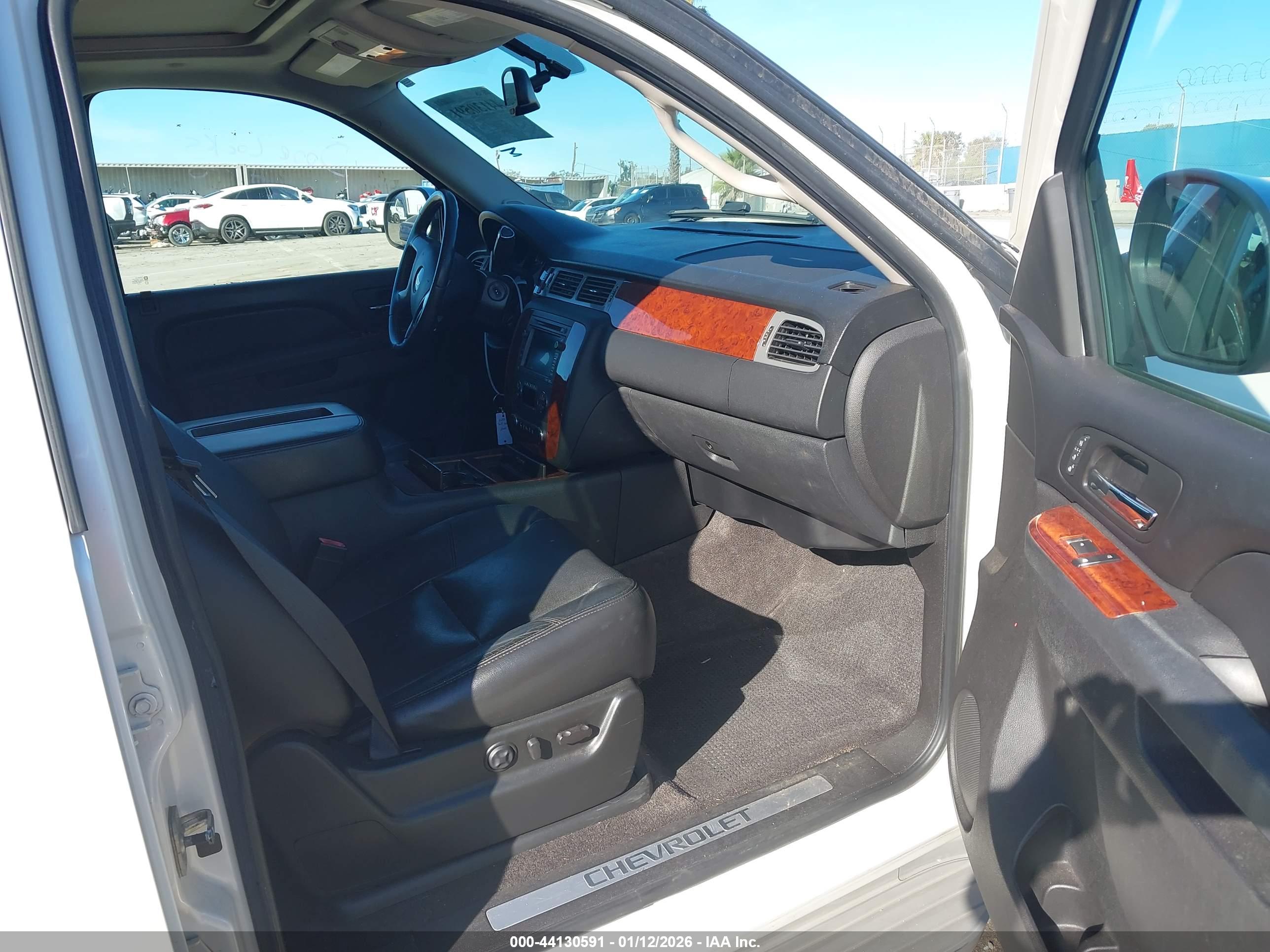 CHEVROLET AVALANCHE image 5