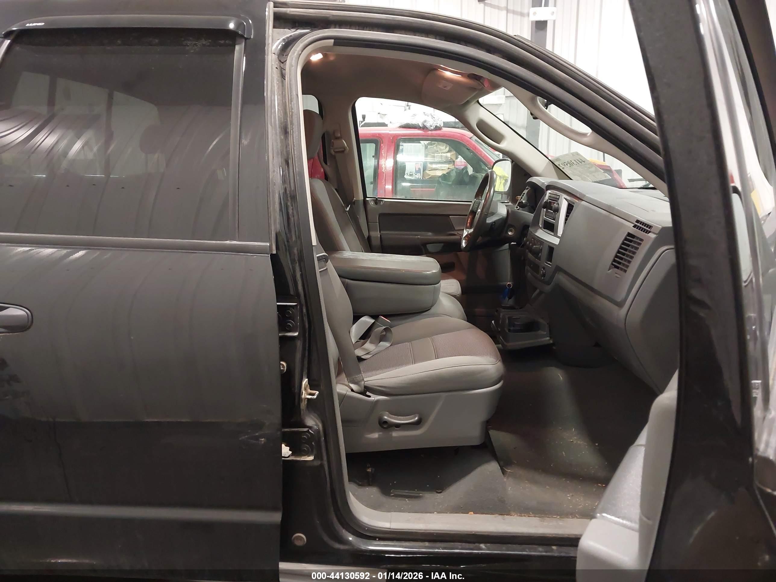 DODGE RAM image 5