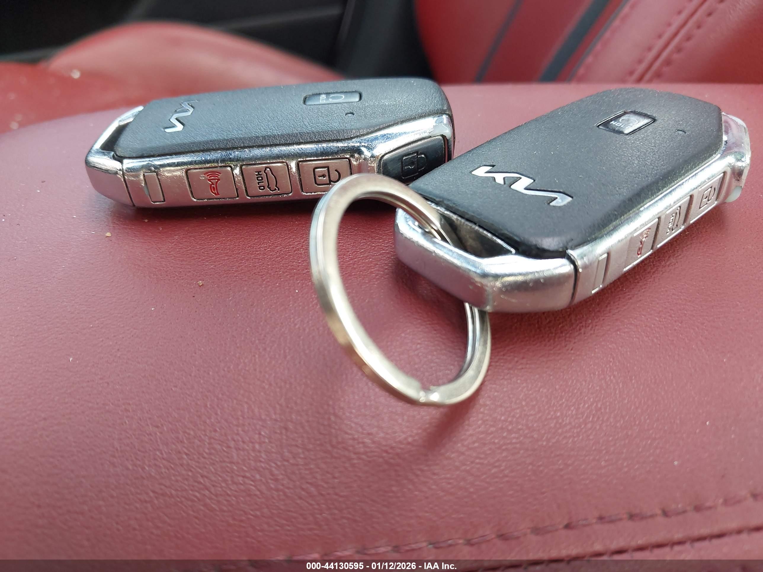 KIA K5 image 11