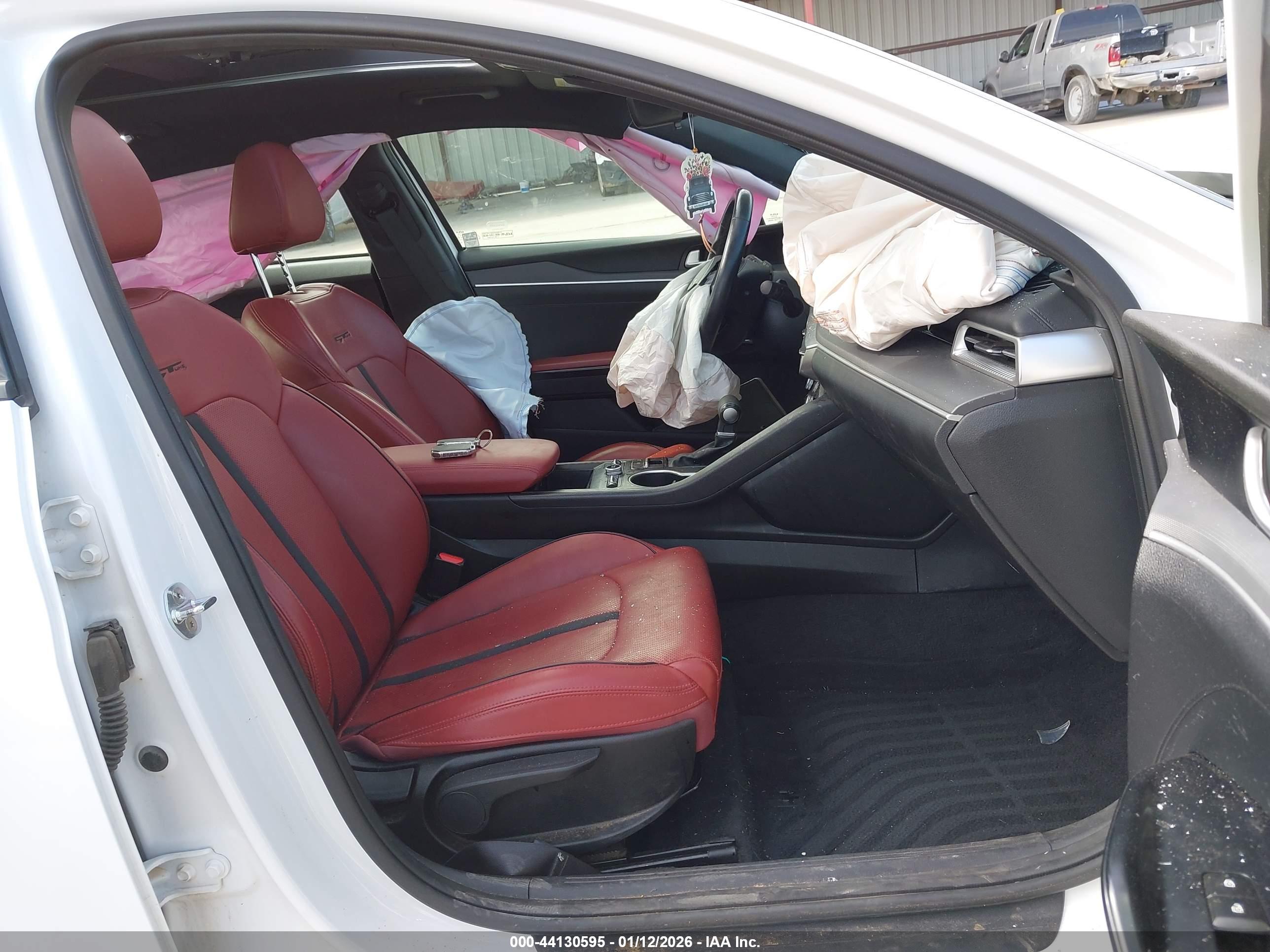 KIA K5 image 5