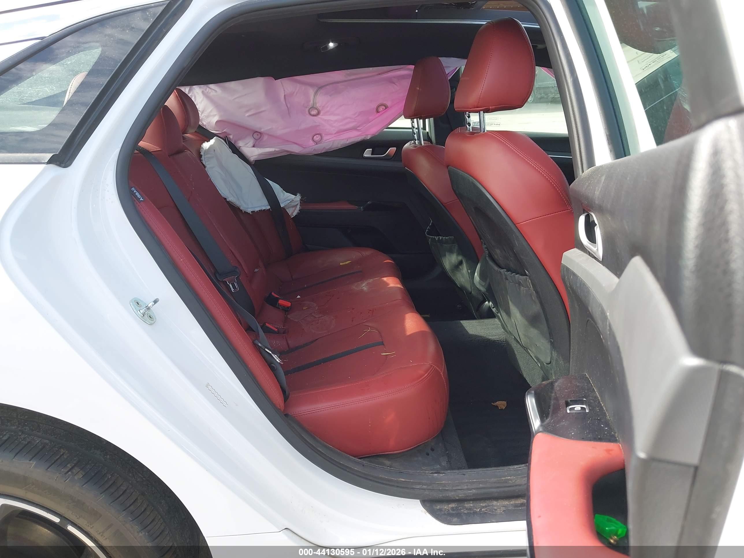 KIA K5 image 8