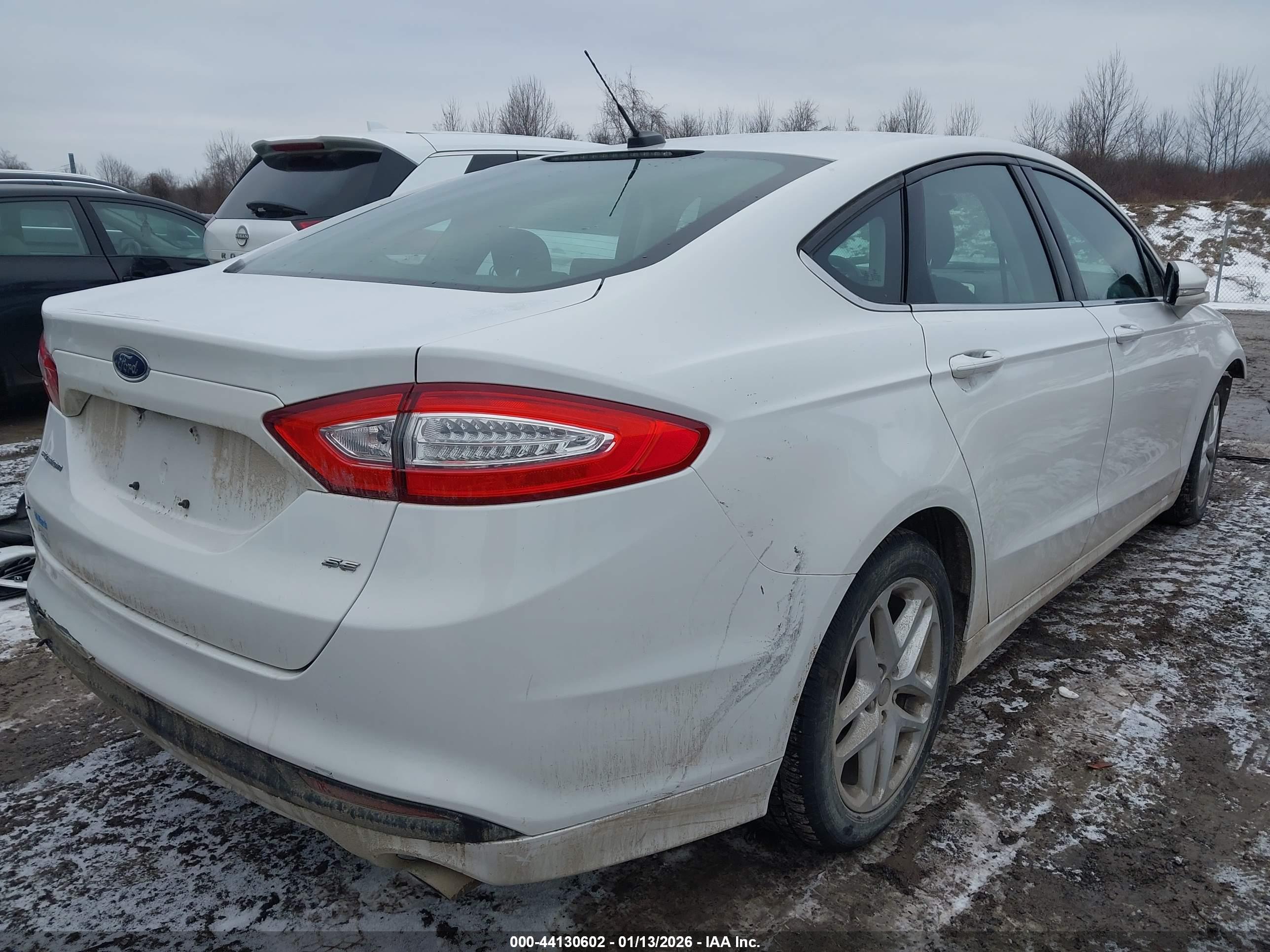 FORD FUSION image 4