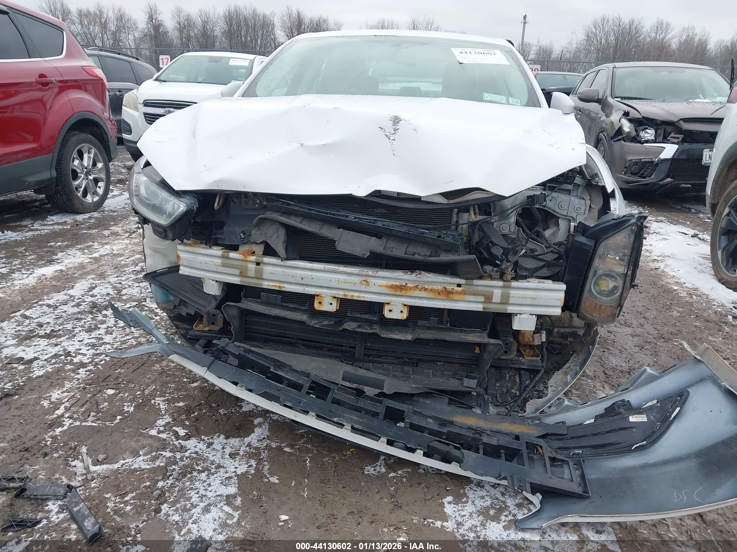FORD FUSION image 6